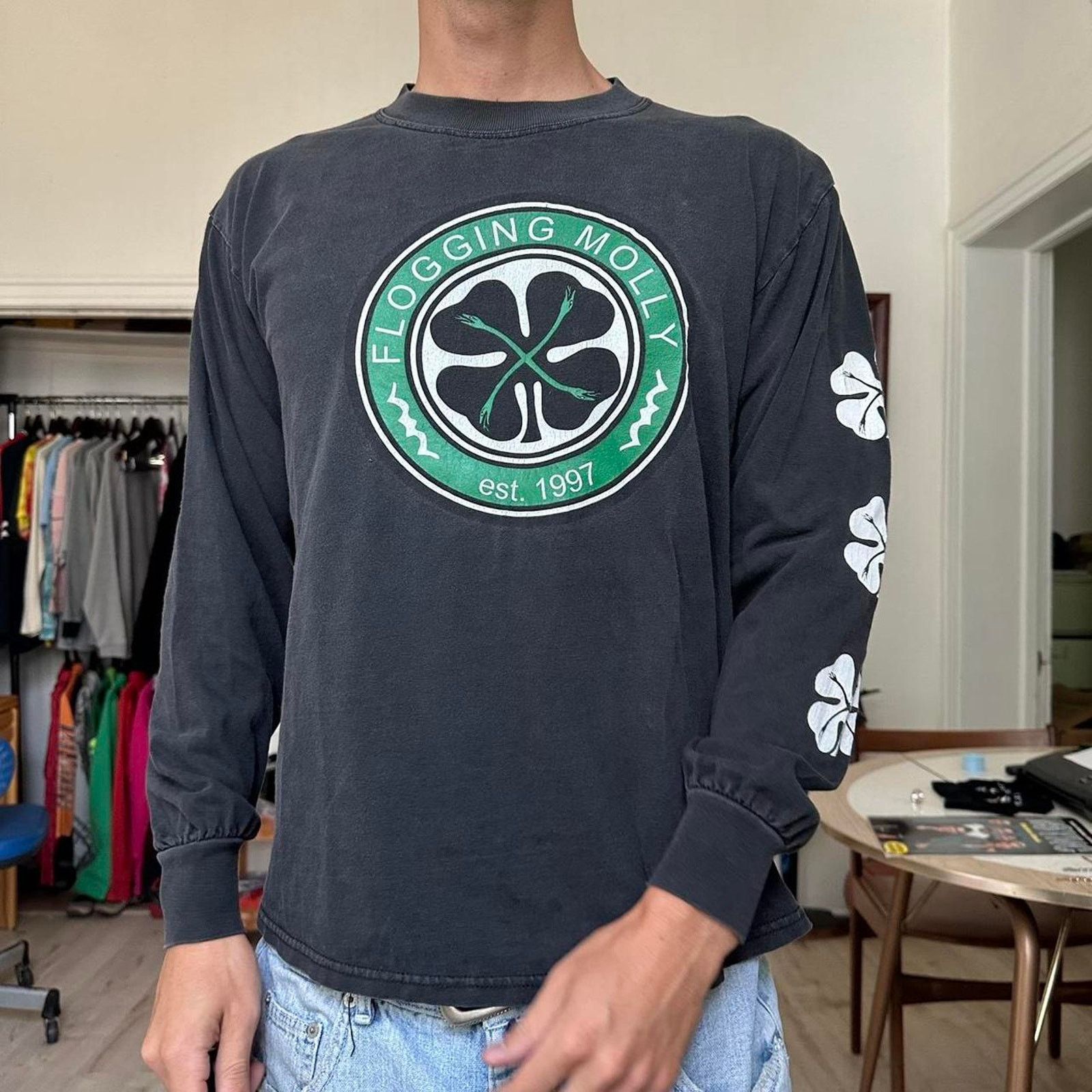 Band Tees Vintage 00s Y2K Black Faded Flogging MollyLongsleeve Shirt Size US M / EU 48-50 / 2 - 5 Thumbnail