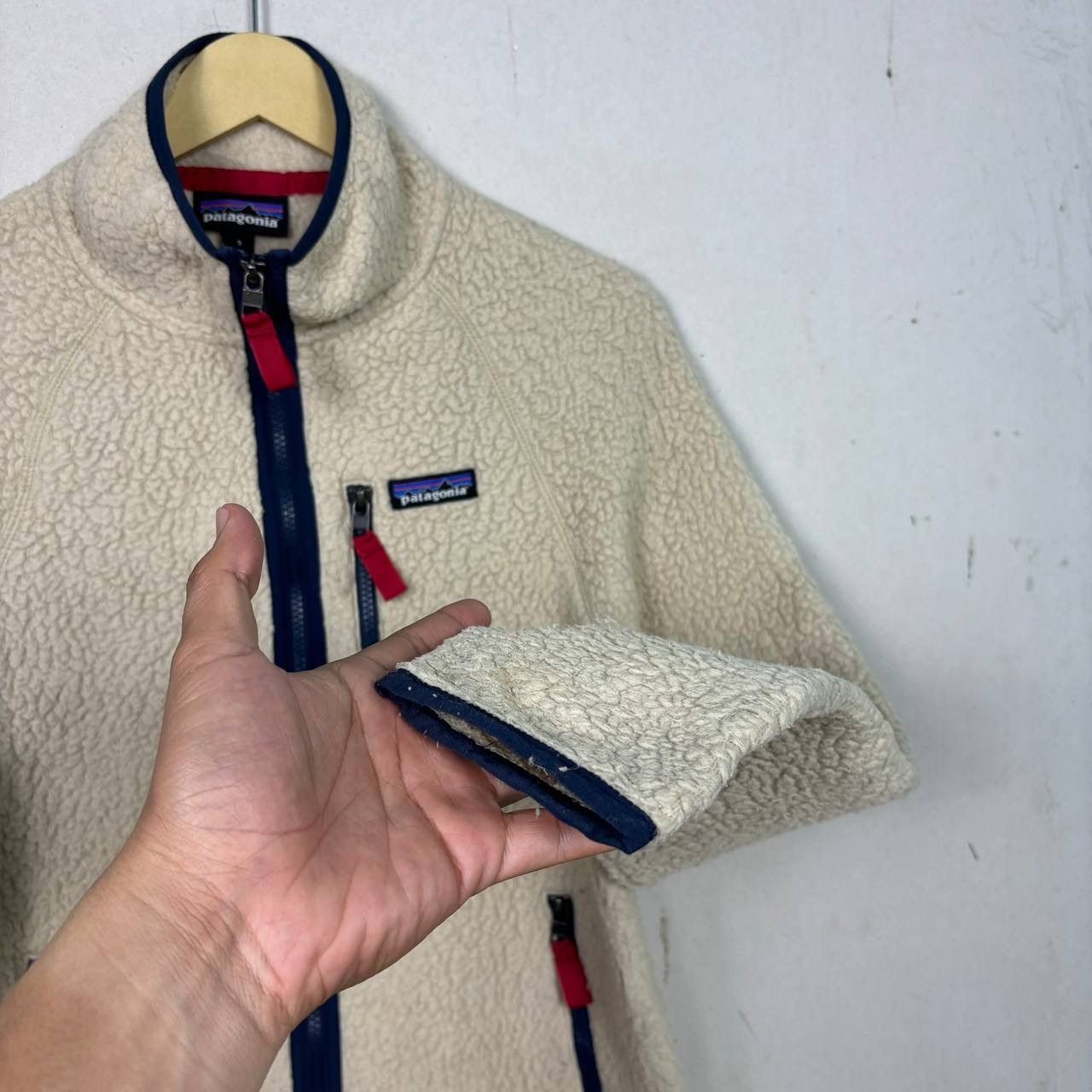 Patagonia Patagonia Retro Pile Fleece Jacket Sherpa Beige S Size US S / EU 44-46 / 1 - 5 Thumbnail