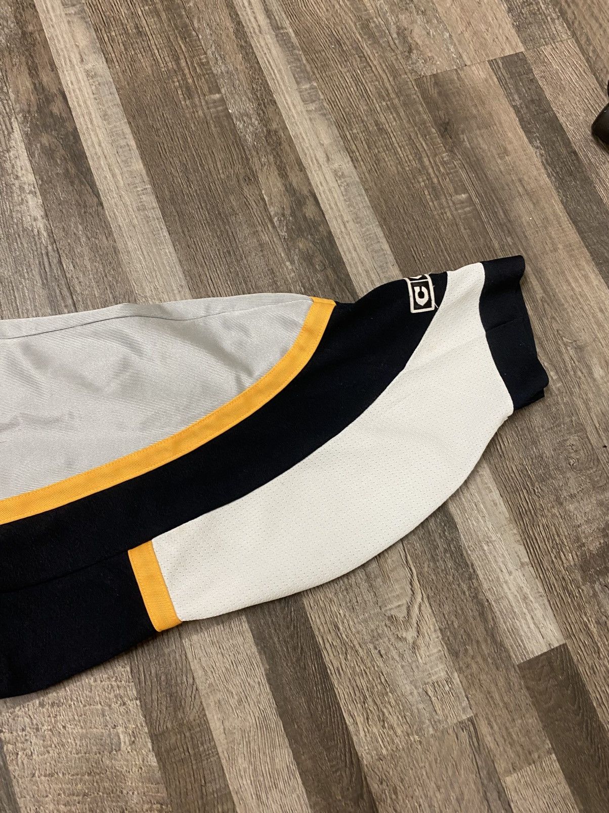 NHL Vintage CCM Nashville Predators Jersey NHL Made in Canada Size US L / EU 52-54 / 3 - 9 Thumbnail