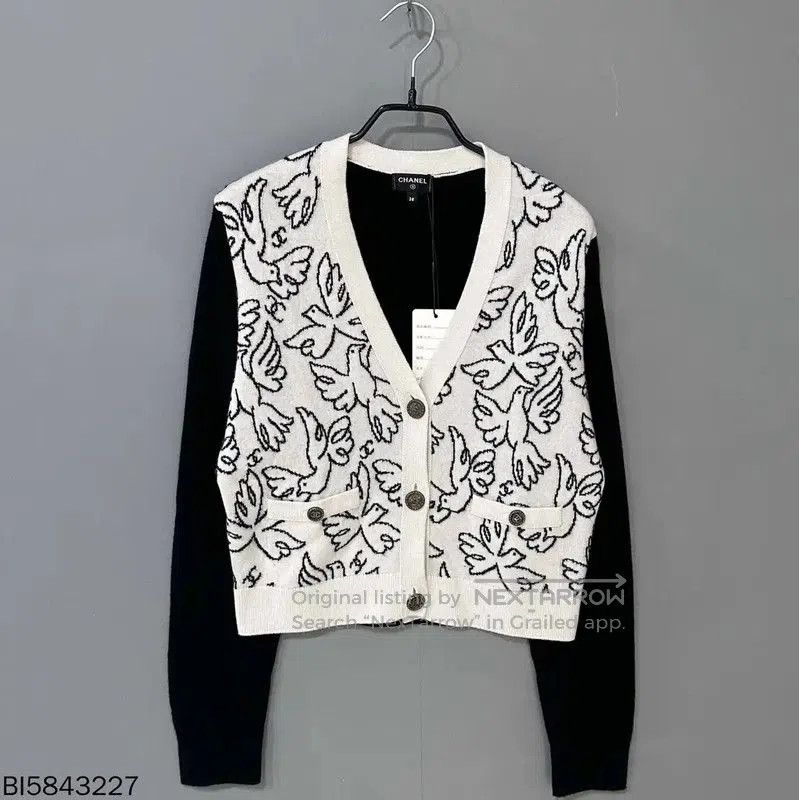 Chanel Chanel Multicolor Women's Cardigan . Size XXS / US 00 / IT 34 - 1 Thumbnail