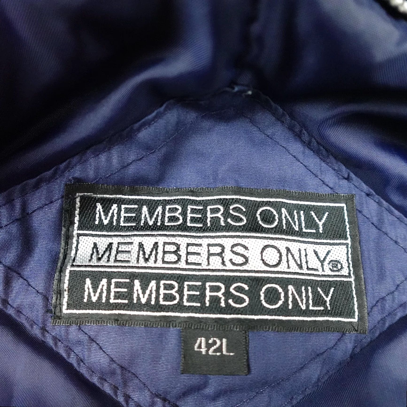 Members Only VINTAGE Members Only Jacket Mens 42L Navy Blue Bomber Quilted Lined Zip Ribbed Cuffs Size US XS / EU 42 / 0 - 7 Thumbnail
