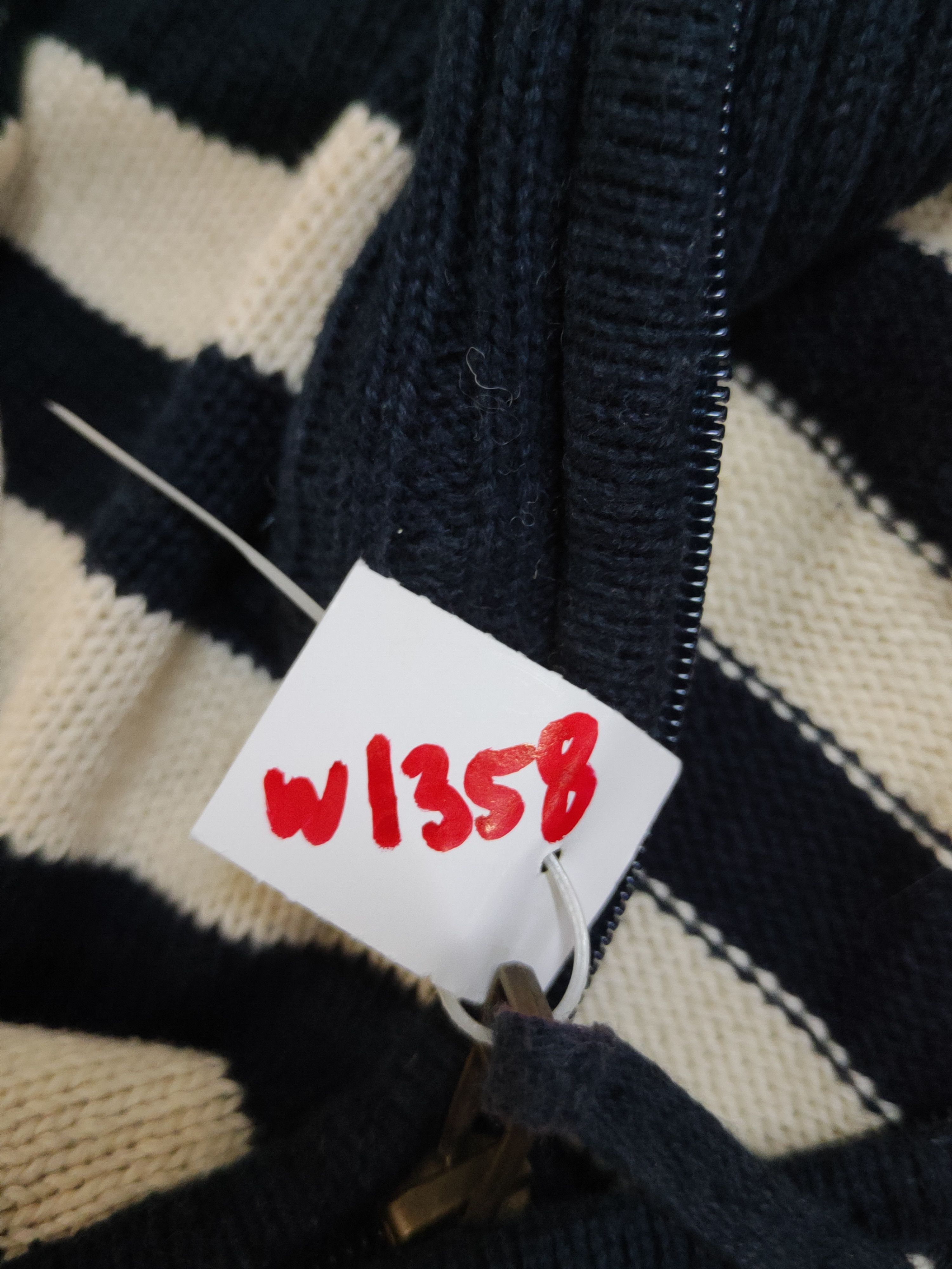 Homespun Knitwear × Japanese Brand × Vintage Inditex Navy Cream Stripe Knitwear Sweaters #W1358 Size US M / EU 48-50 / 2 - 12 Thumbnail