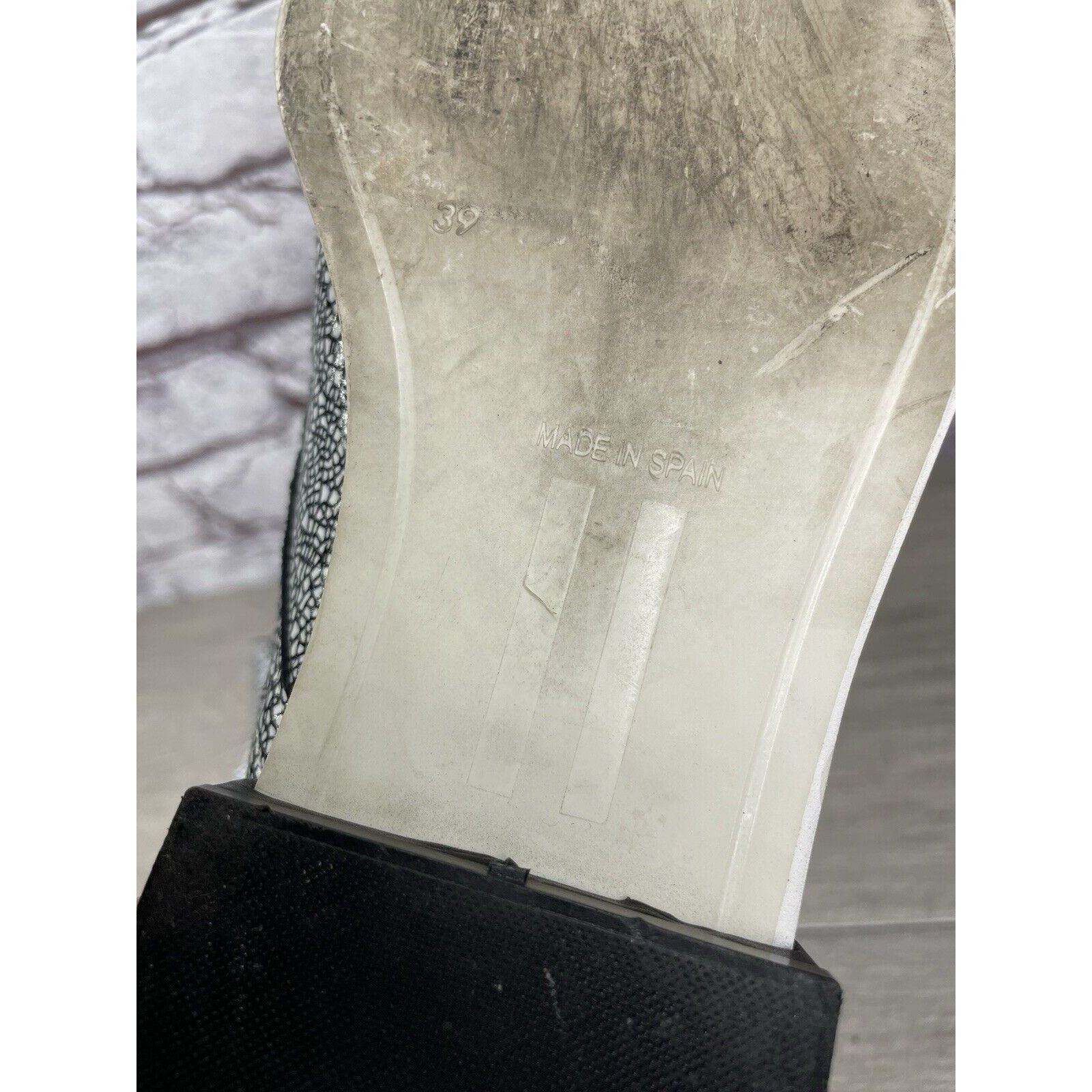 Miista Miista London Black White Leather Cracked Print Center Zip S Size US 8.5 / IT 38.5 - 8 Thumbnail