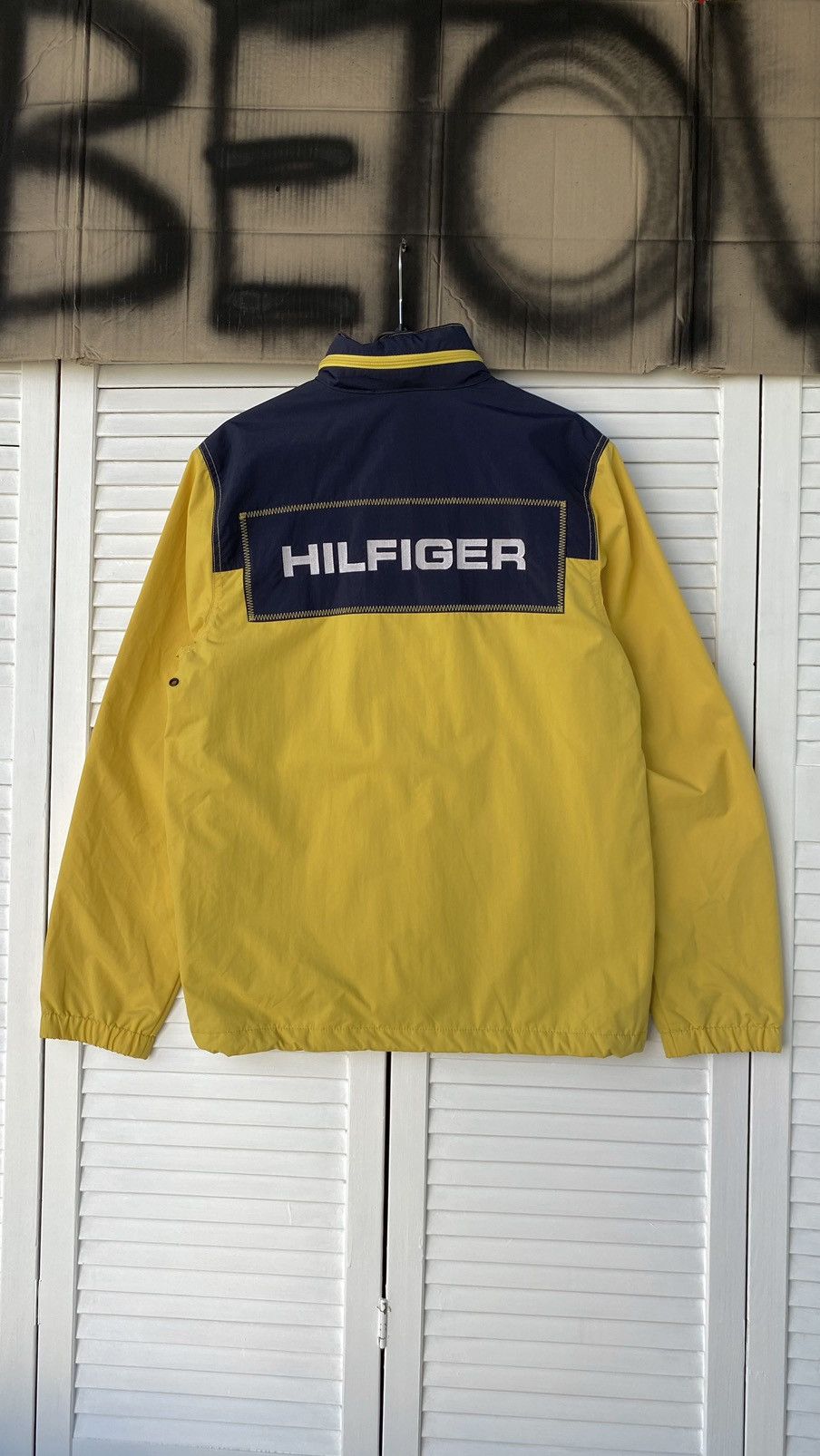 Tommy Hilfiger × Vintage Vintage Tommy Hilfiger Outdoor Waterproof Fleece Jacket Size US S / EU 44-46 / 1 - 1 Thumbnail