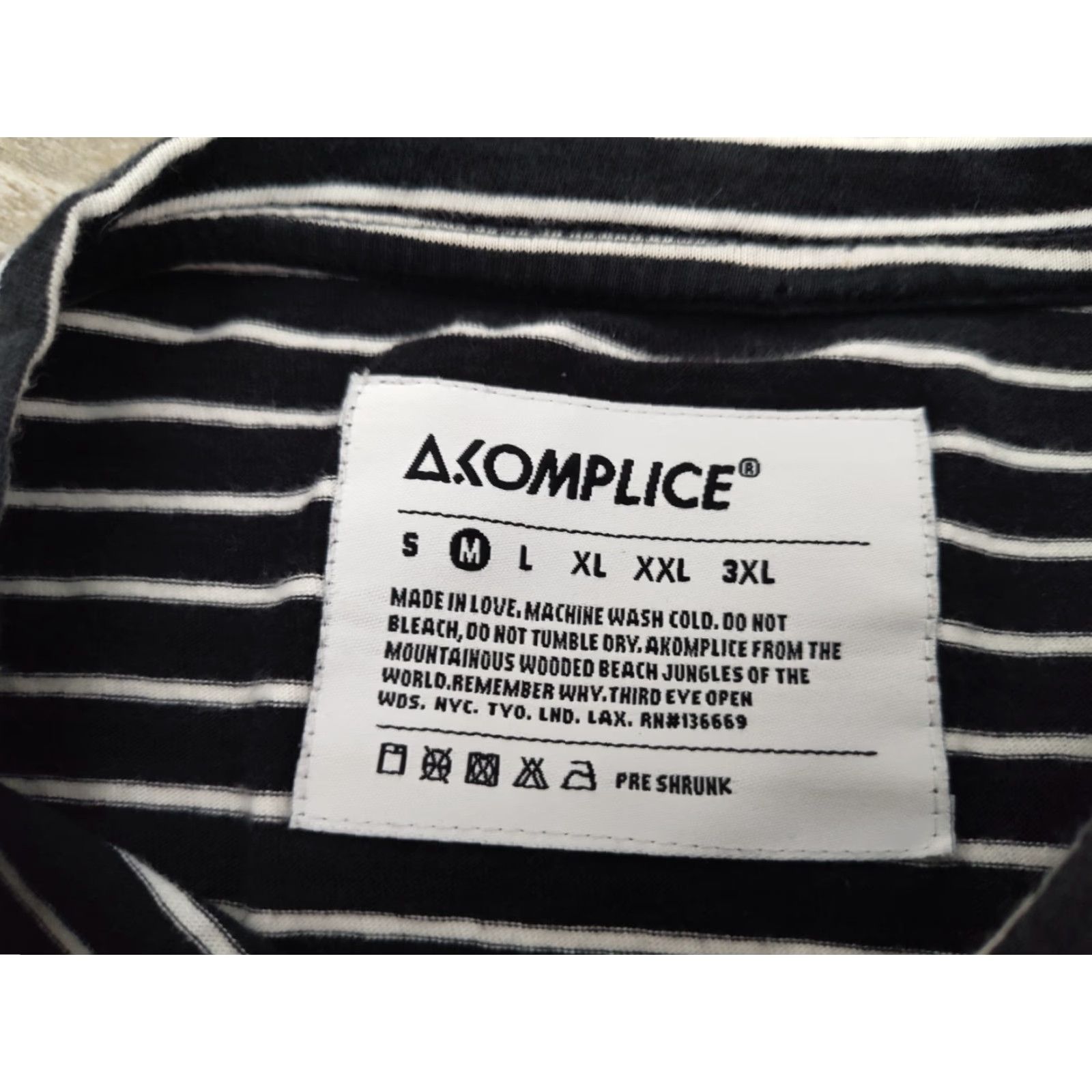 Vintage VINTAGE Akomplice VSOP Men's T-Shirt Size Medium Short Sleeve Black White Striped Cotton Casual Skate Preppy Size US M / EU 48-50 / 2 - 4 Thumbnail