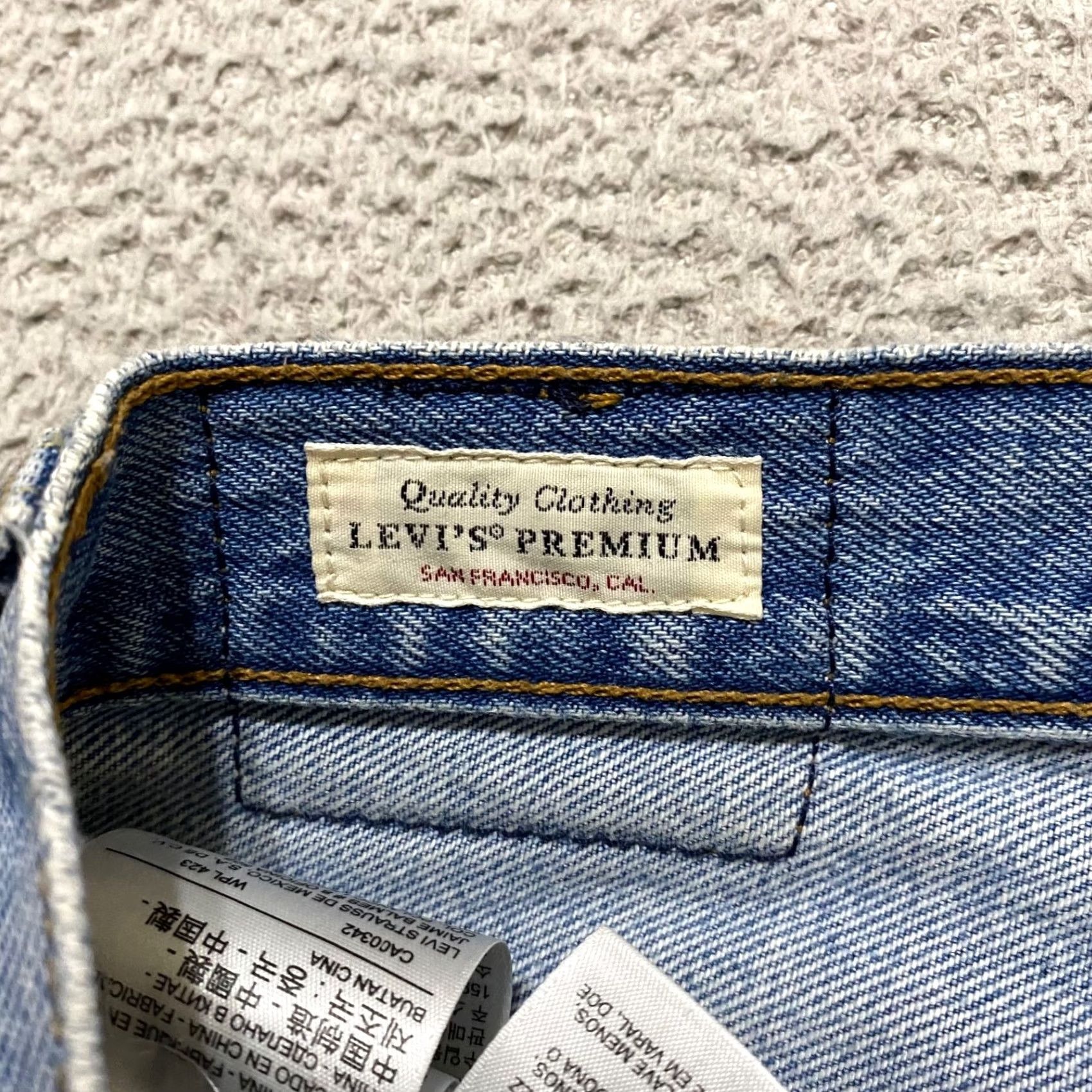 Levi's Levi's 501 Jeans Women Blue Medium Wash High Rise Distressed 25x28 5-Pocket Denim Cotton Regular Vitage No Size 42" / US 20 - 3 Thumbnail