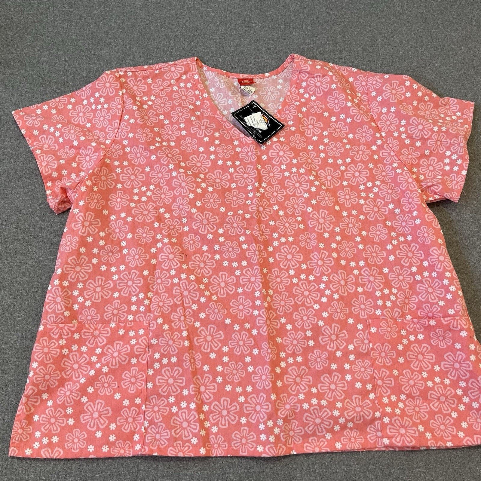 Dickies Dickies Scrub Top Womens 3XLarge Pink Floral Short Sleeve Size 3XL / US 20-22 - 1 Thumbnail