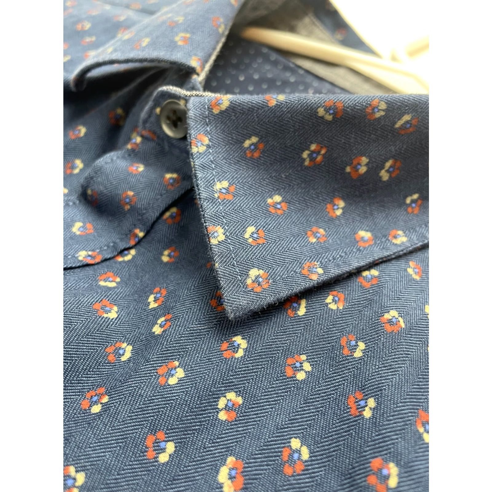 Van Heusen Van Heusen Shirt Men's Large 16-16.5 Blue Floral Button Up Long Sleeve Size US L / EU 52-54 / 3 - 4 Thumbnail