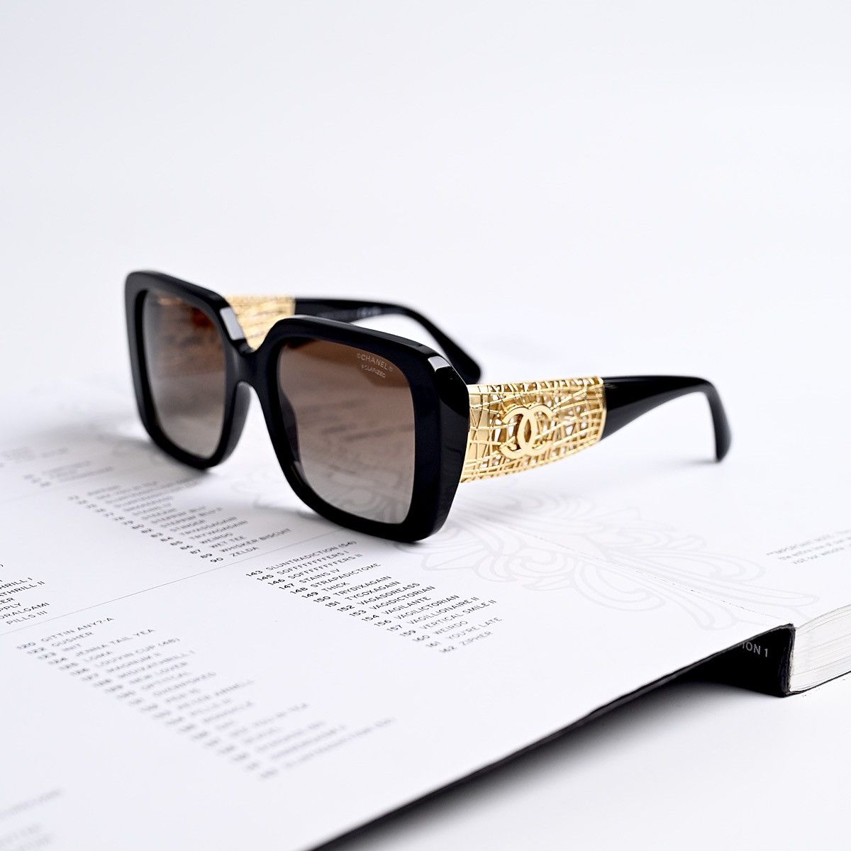 Chanel CHANEL 0CH5532 C622S9 SUNGLASSES Size ONE SIZE - 1 Thumbnail