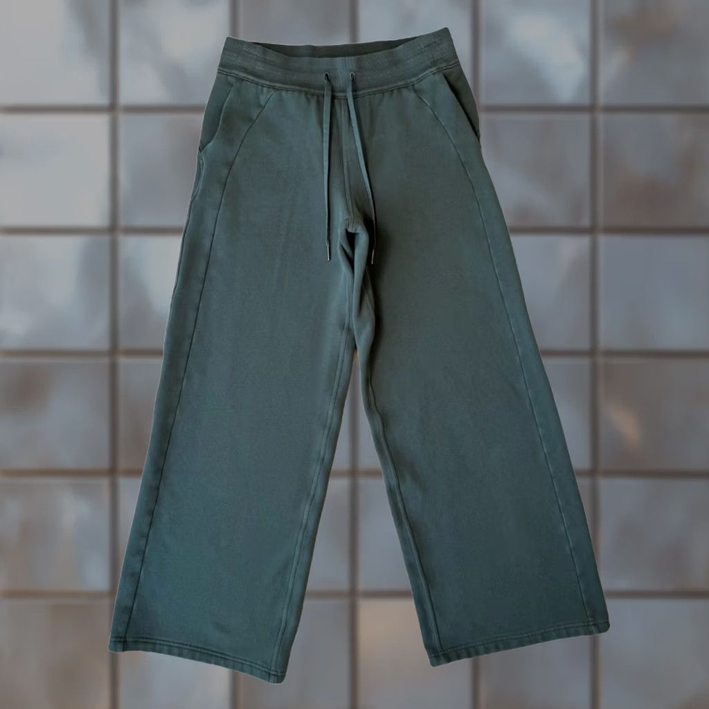 Lululemon Lululemon Scuba Mid Rise Wide Leg Sweatpants Women's 6 Green Loungewear Comfort Pockets Athleisure Yoga Running Size 28" / US 6 / IT 42 - 1 Thumbnail