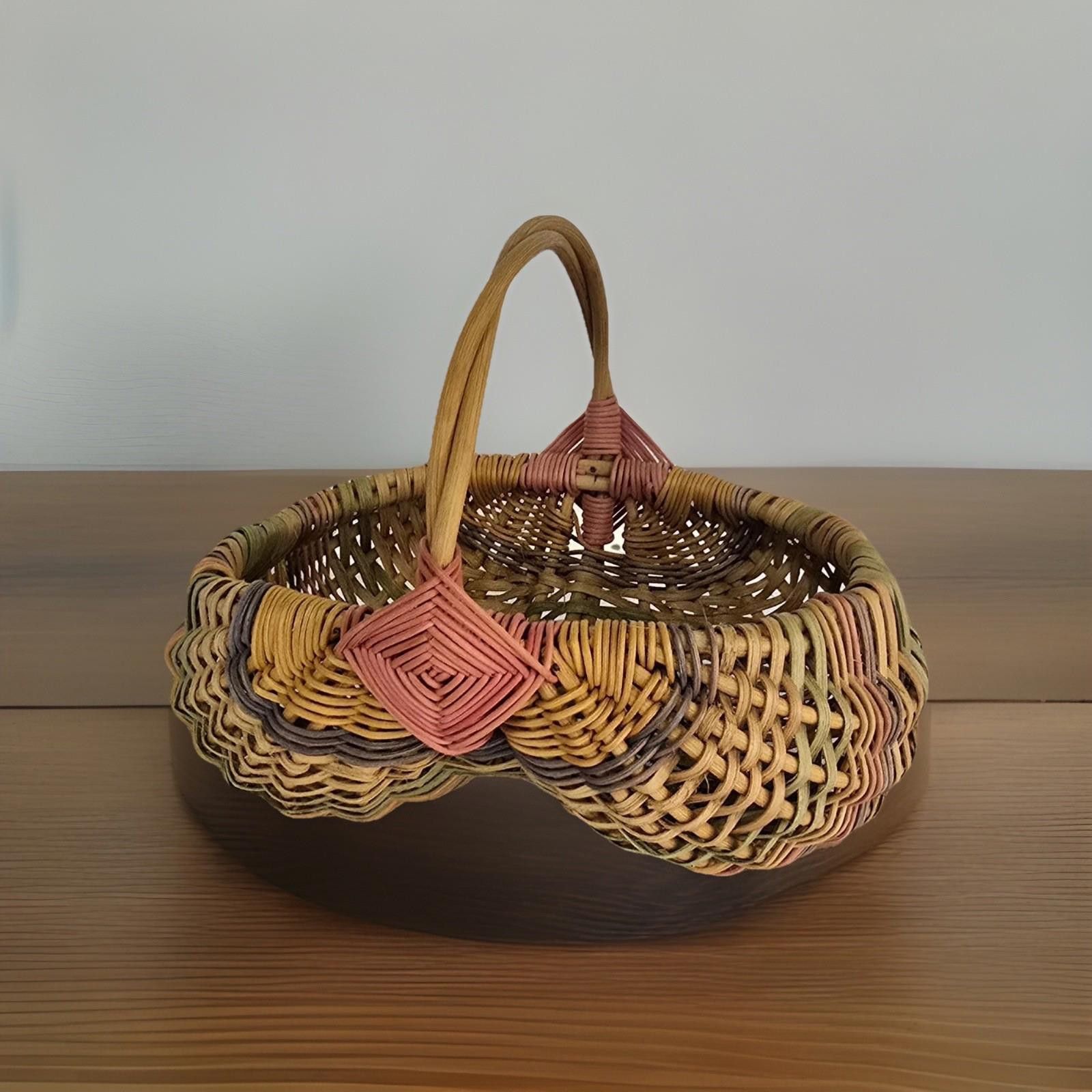 The Unbranded Brand Egg Gathering Buttock Basket 11" x 8" x 8" Vintage Find Size ONE SIZE - 1 Thumbnail