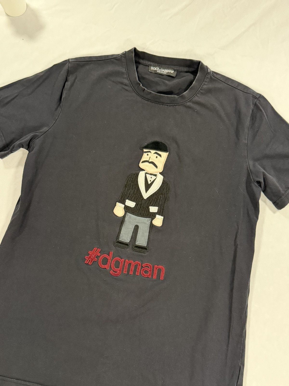 Dolce & Gabbana Vintage Dolce & Gabbana “#dgman” Embroidered T Shirt Size S Size US S / EU 44-46 / 1 - 1 Thumbnail