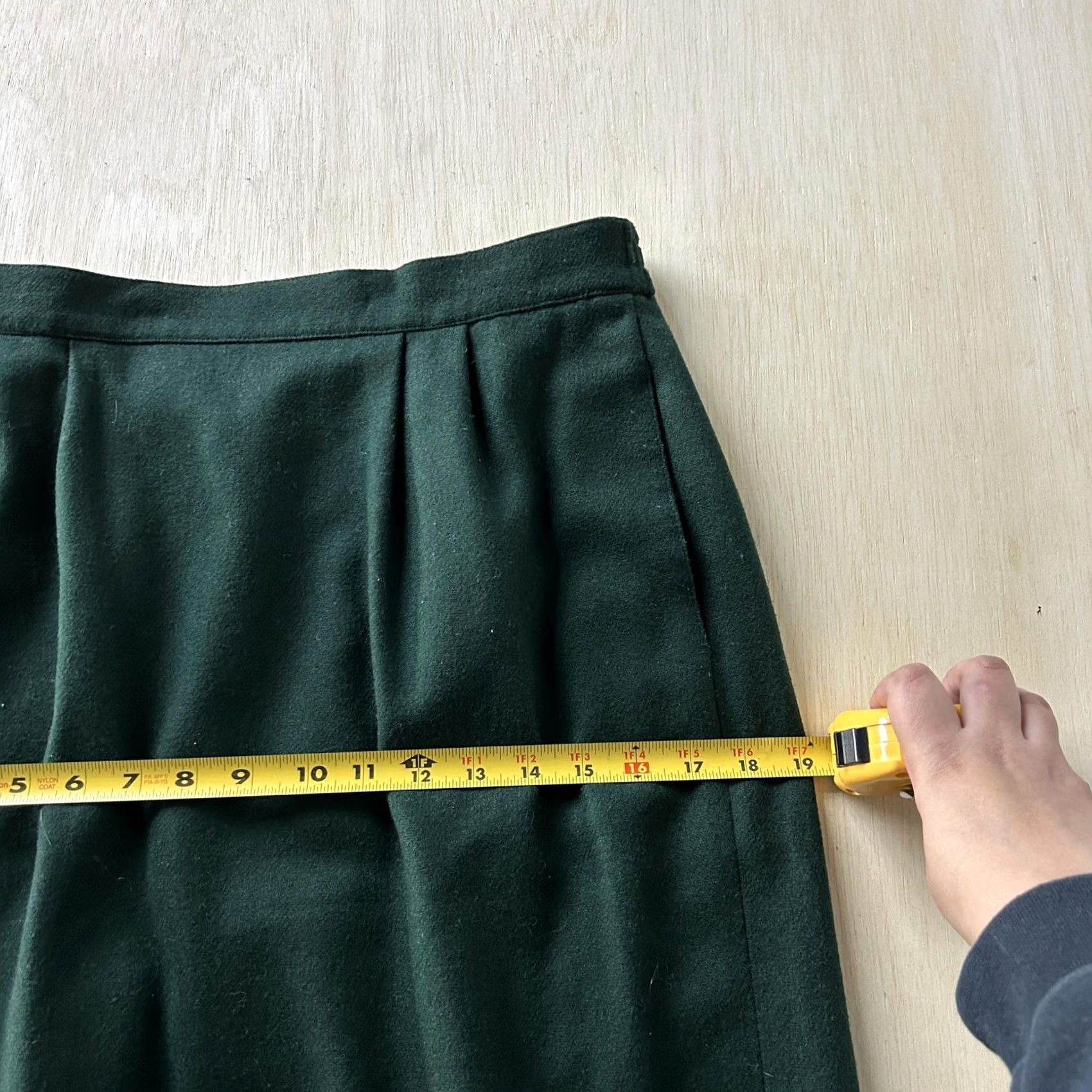 Vintage VINTAGE Leslie Fay Skirt Womens 14P Green Pencil Knee Length Lined Elastic Waist Pockets Slit Size 36" / US 14 / IT 50 - 6 Thumbnail