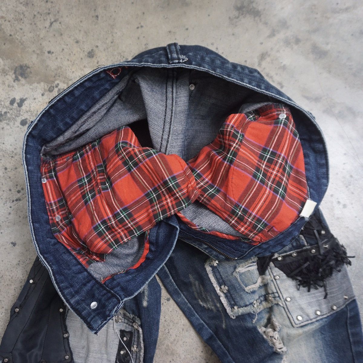 Hysteric Glamour Sosoo distressed Cross studded Jeans Size US 32 / EU 48 - 7 Thumbnail