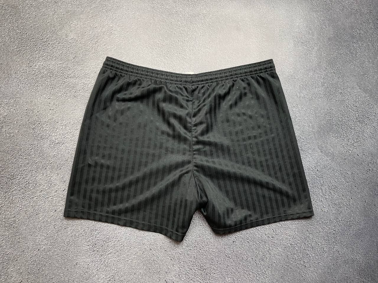 Umbro Vintage Umbro Nylon Sprinter Red Shorts Size L Size US 34 / EU 50 - 2 Thumbnail