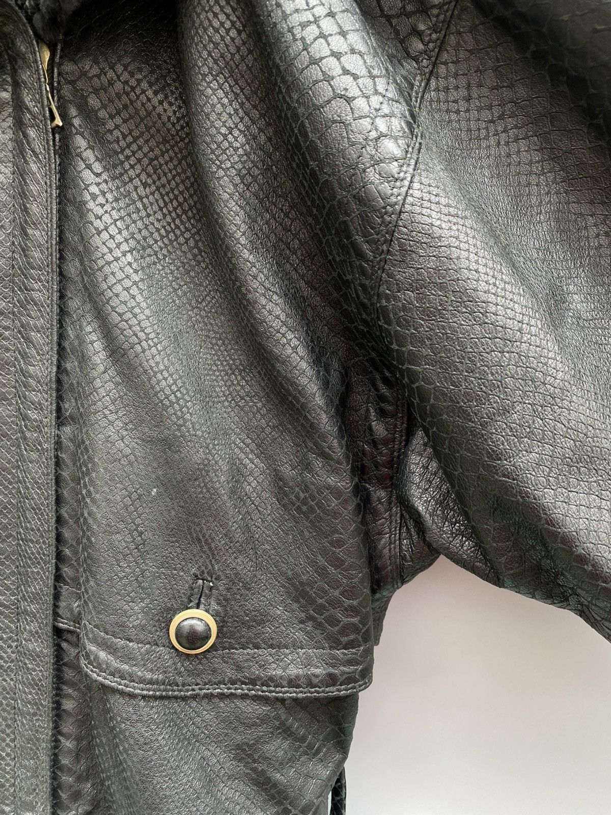 Versace 1990s Gianni Versace Snakeskin Embossed Leather Coat Size US L / EU 52-54 / 3 - 13 Thumbnail