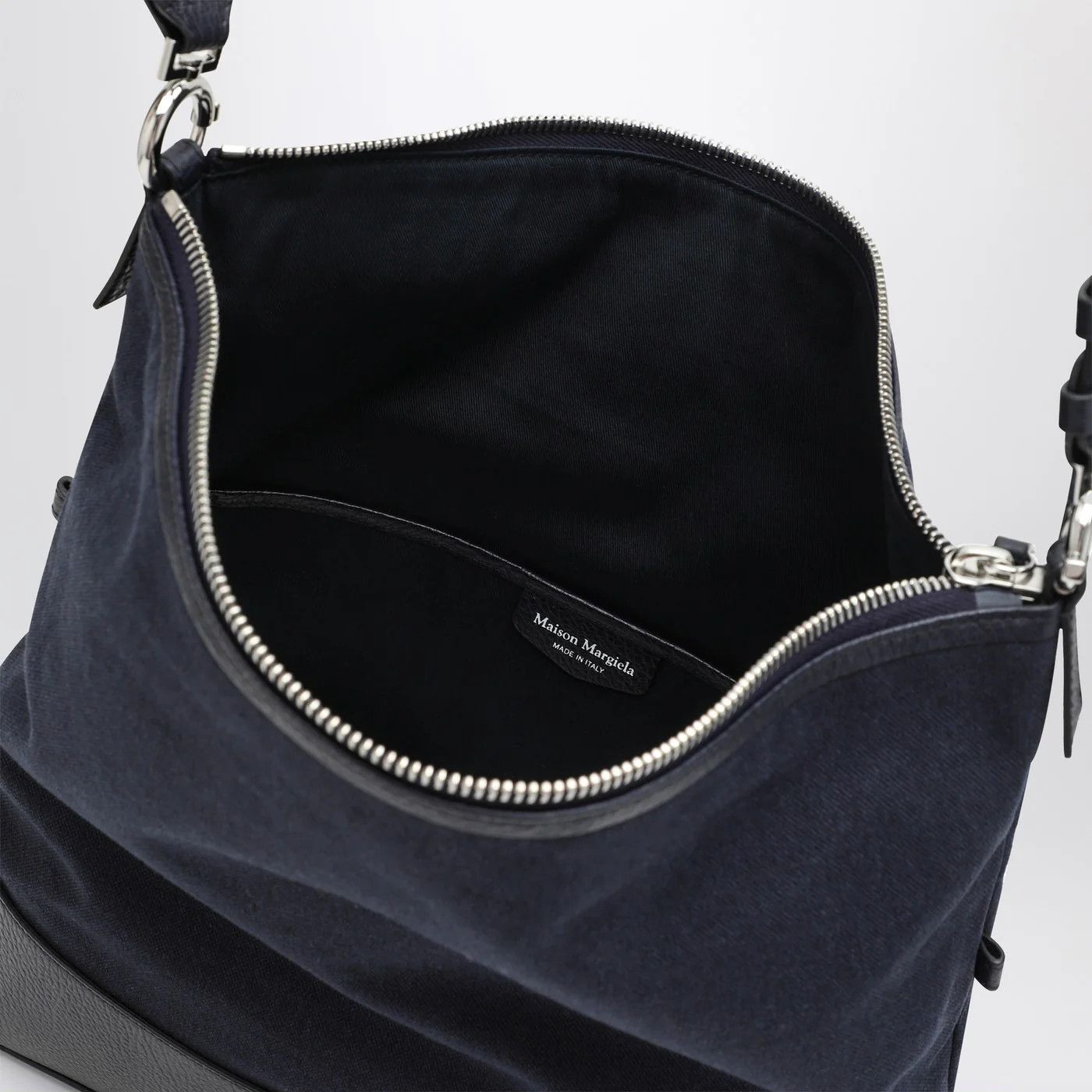 Maison Margiela o1d2blof0526 Size: OS / Medium 5AC Bag in Blue Size ONE SIZE - 5 Thumbnail