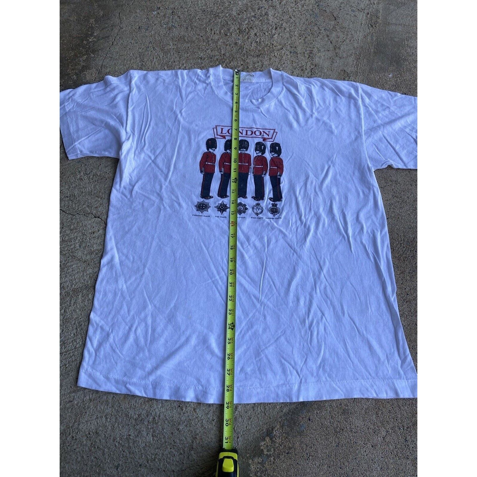 Vintage Vintage 90’s London Royal Guard Single Stitch White Shirt Size US L / EU 52-54 / 3 - 11 Thumbnail