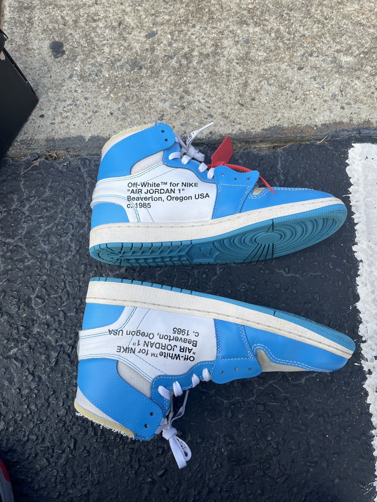 Jordan Brand × Off-White Jordan 1 off white unc Size US 10.5 / EU 43-44 - 2 Thumbnail