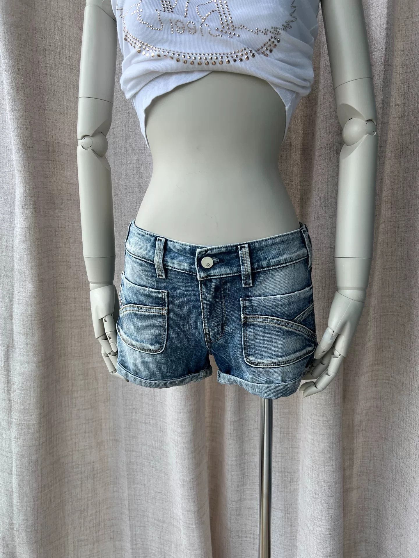 Diesel Diesel Washed Blue Low-Waist Denim Shorts Size 27" / US 4 / IT 40 - 1 Thumbnail