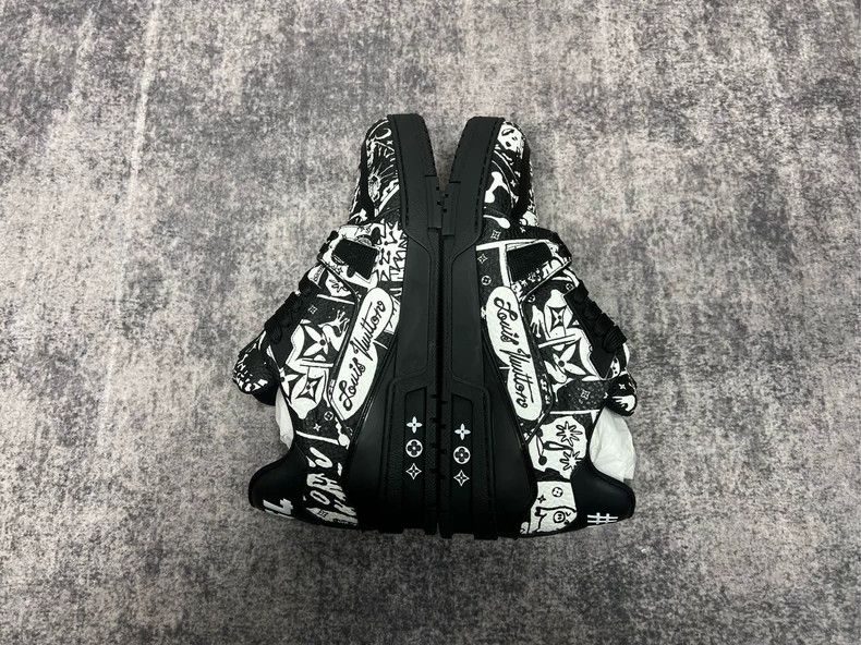 Louis Vuitton Louis Vuitton TRAINER Black and White Graffiti Cartoon Boa Size US 8 / EU 41 - 6 Thumbnail