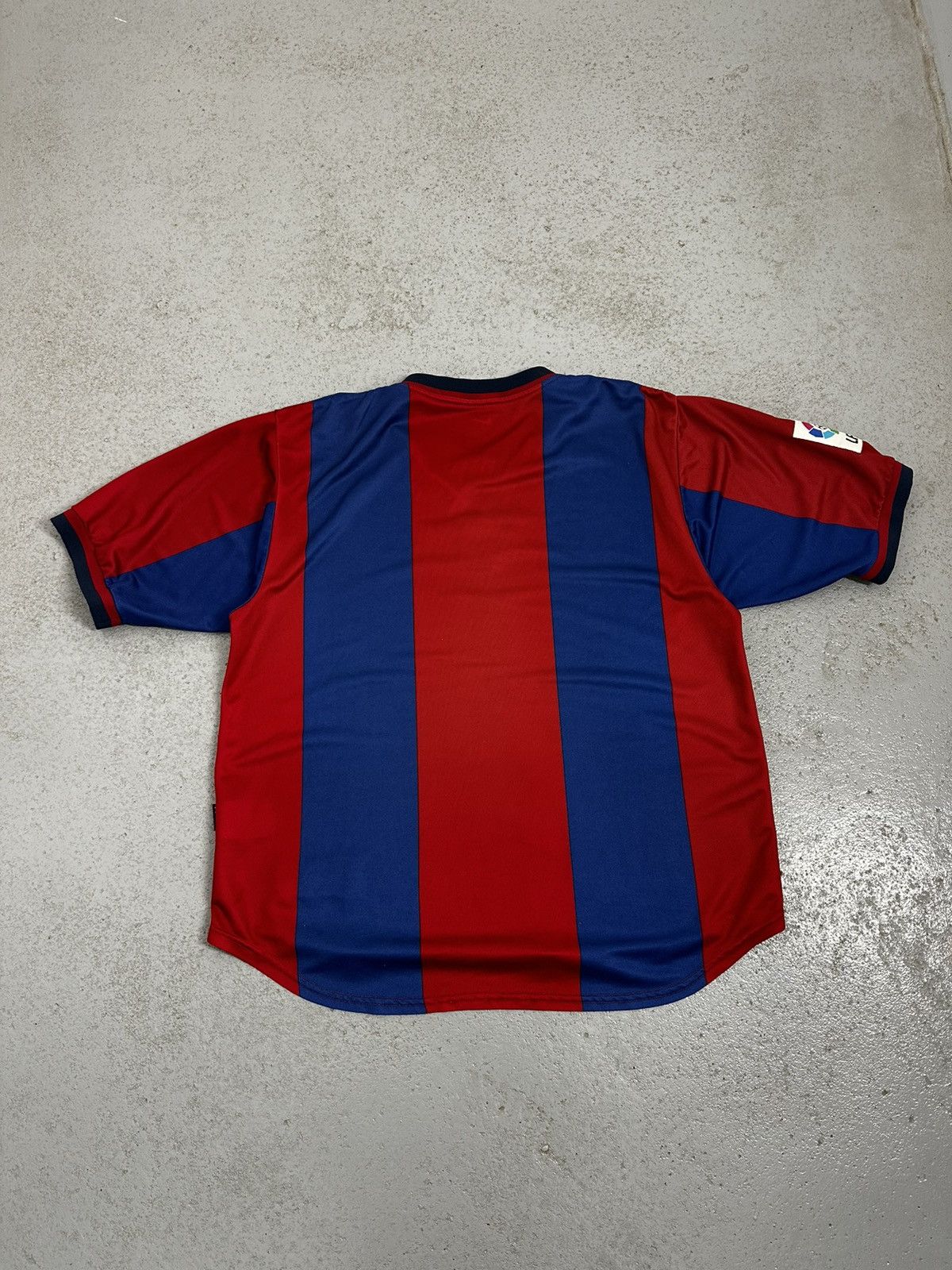 Nike Barcelona 1998/99 Nike Home Jersey Size US XL / EU 56 / 4 - 11 Thumbnail