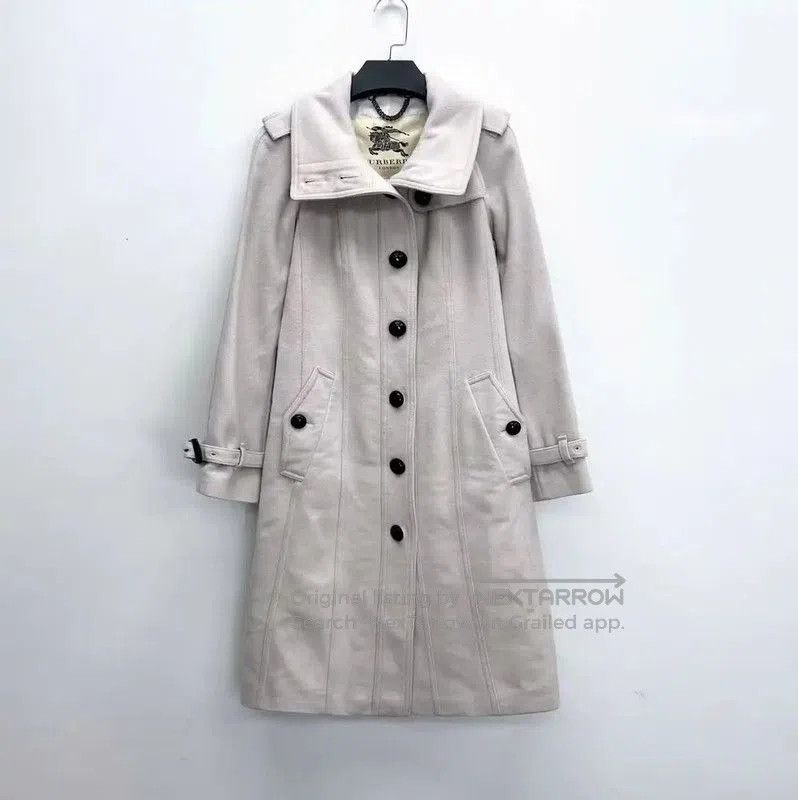 Burberry Burberry Light Gray Wool Long Coat for Women. Size S / US 4 / IT 40 - 1 Thumbnail