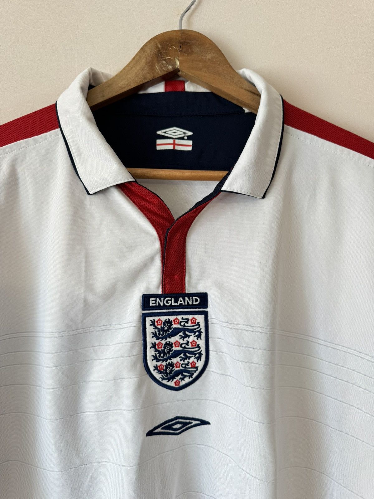 Umbro Vintage England 2004-2005 Home Soccer Jersey Football Shirt Size US XL / EU 56 / 4 - 9 Thumbnail