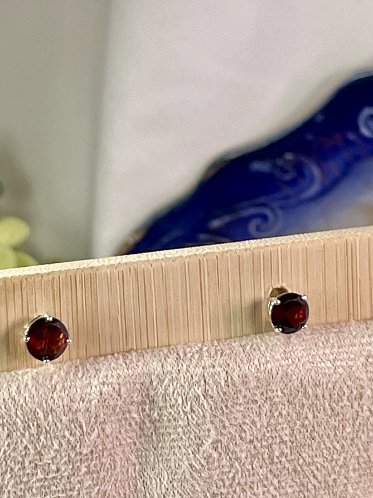 Other Genuine 2CT GARNET EARRINGS. Silver 925 Size ONE SIZE - 6 Thumbnail