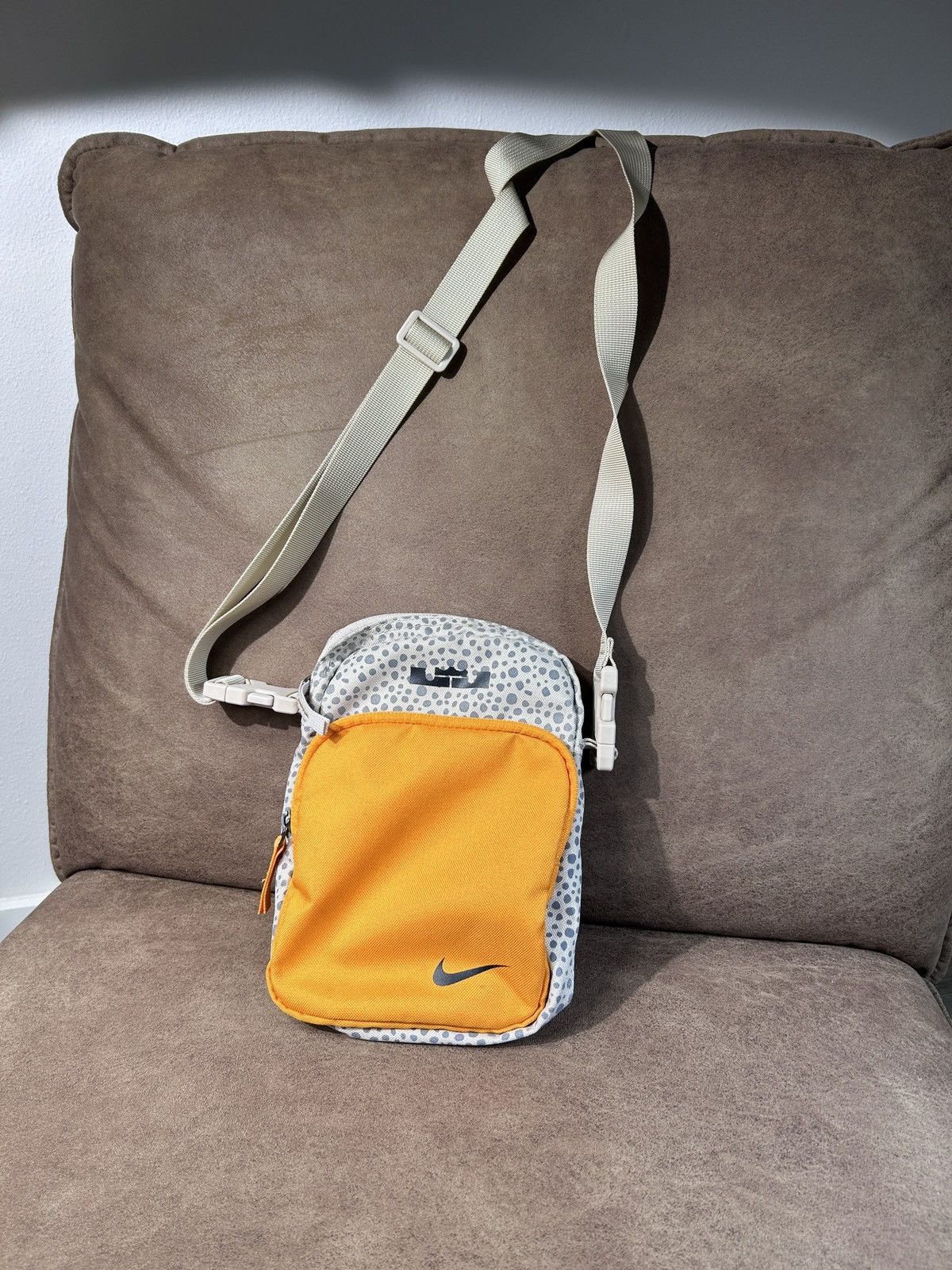 Nike Nike LeBron James Safari Print Crossbody Sling Bag Size ONE SIZE - 1 Thumbnail