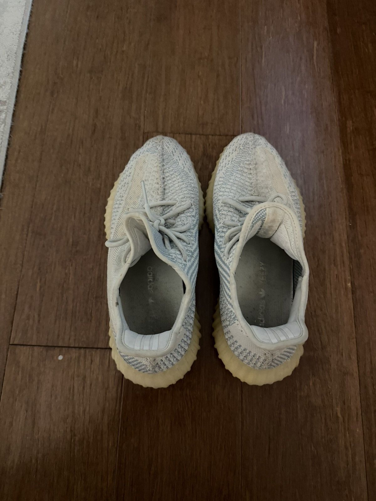 Yeezy Yeezy 350 V2 Cloud White Size US 8.5 / EU 41-42 - 4 Thumbnail