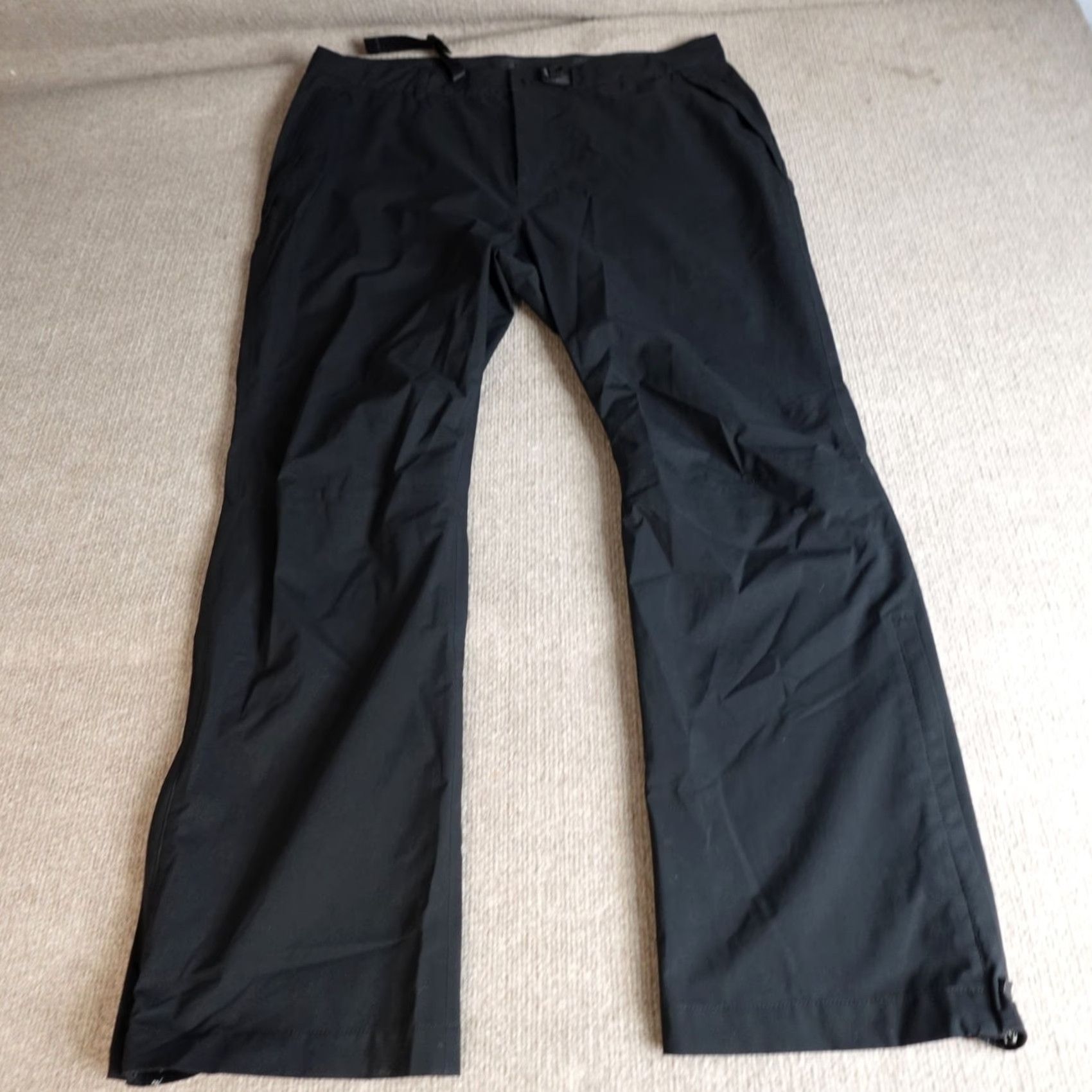 Nike Nike Mens Pants XL Black Hypershield Belted AH0440-010 Pants XL Black Nike Mens Belted Hypershield Jogger Style Casual Straight Leg Mens Size US 36 / EU 52 - 2 Thumbnail