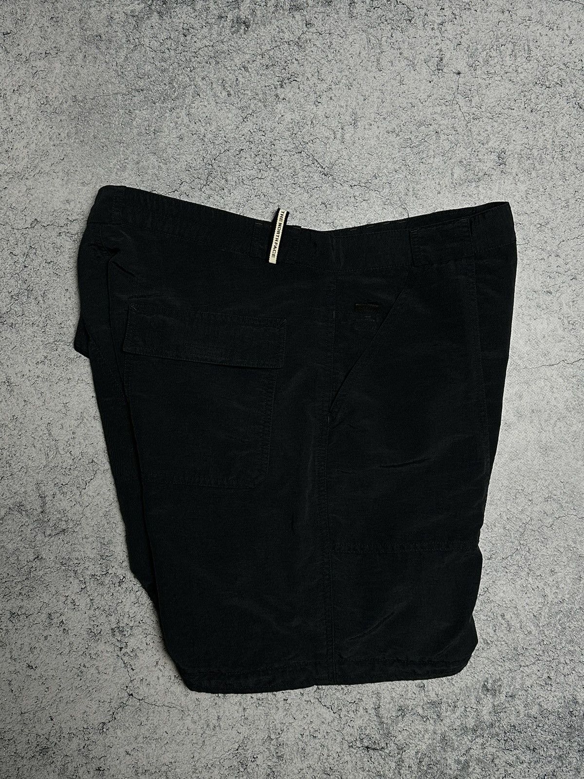 The North Face Vintage The North Face Nylon Shorts Size US 34 / EU 50 - 5 Thumbnail