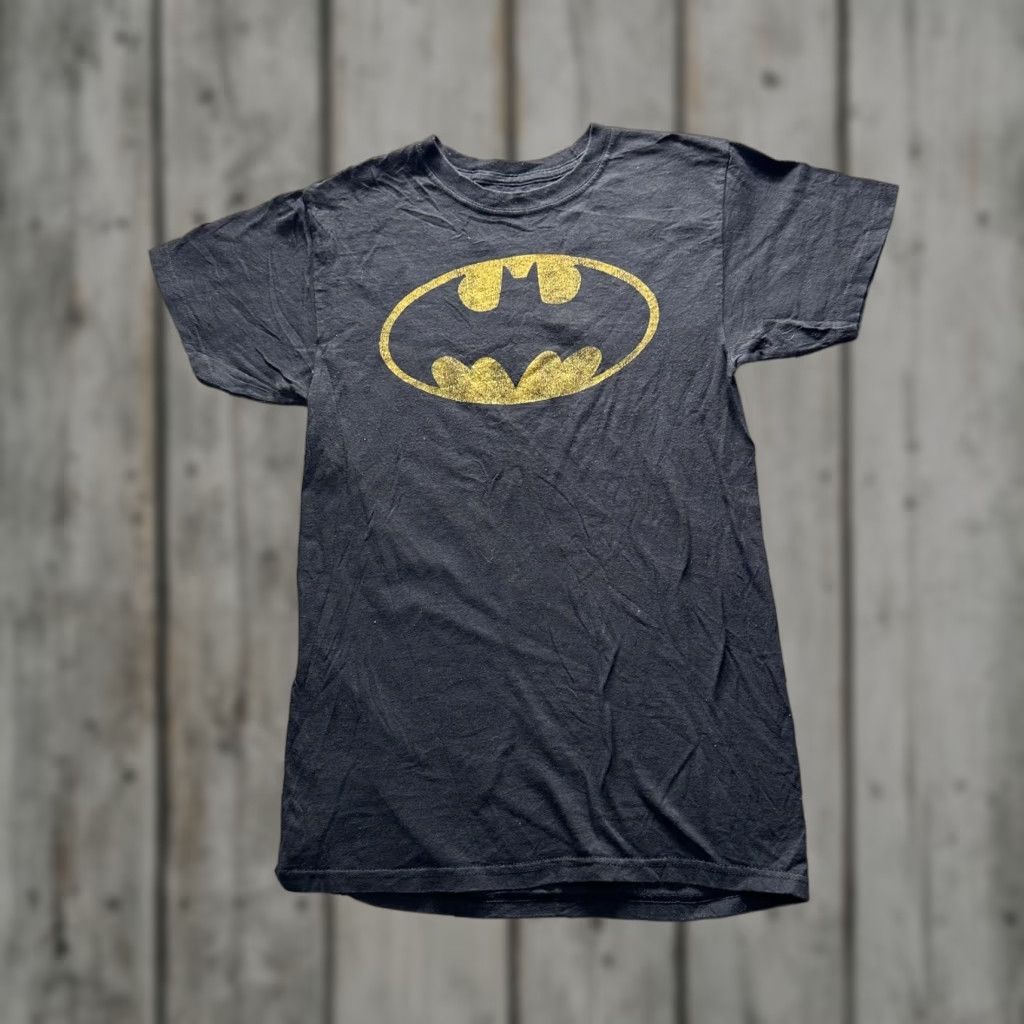 DC Comics Batman Shirt Mens Small Black Yellow Logo Graphic Tee Superhero DC Comics Size US S / EU 44-46 / 1 - 1 Thumbnail