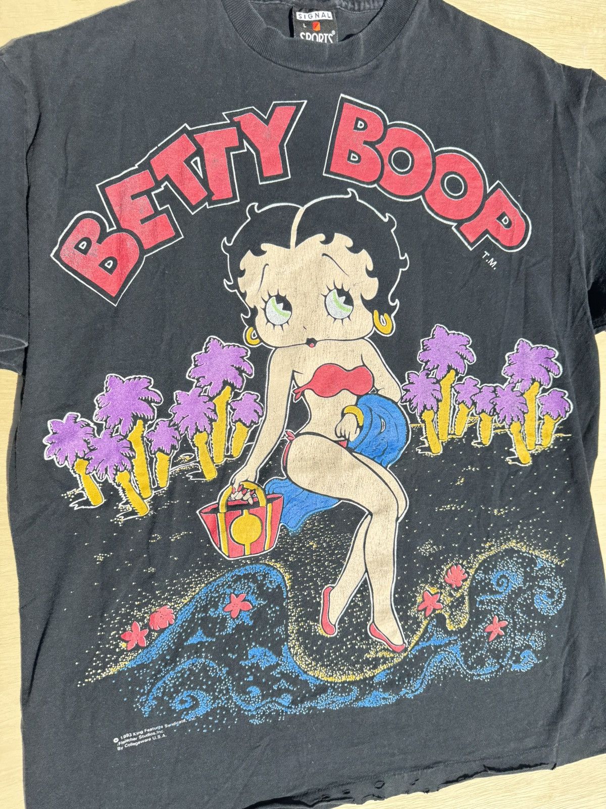 Rap Tees × Vintage 1993 Betty Boop Signal Sport 90’s AOP Vintage T-Shirt Size US L / EU 52-54 / 3 - 3 Thumbnail