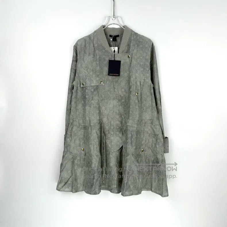 Louis Vuitton Louis Vuitton Washed ash made old gold button full printed Size M / US 6-8 / IT 42-44 - 3 Thumbnail