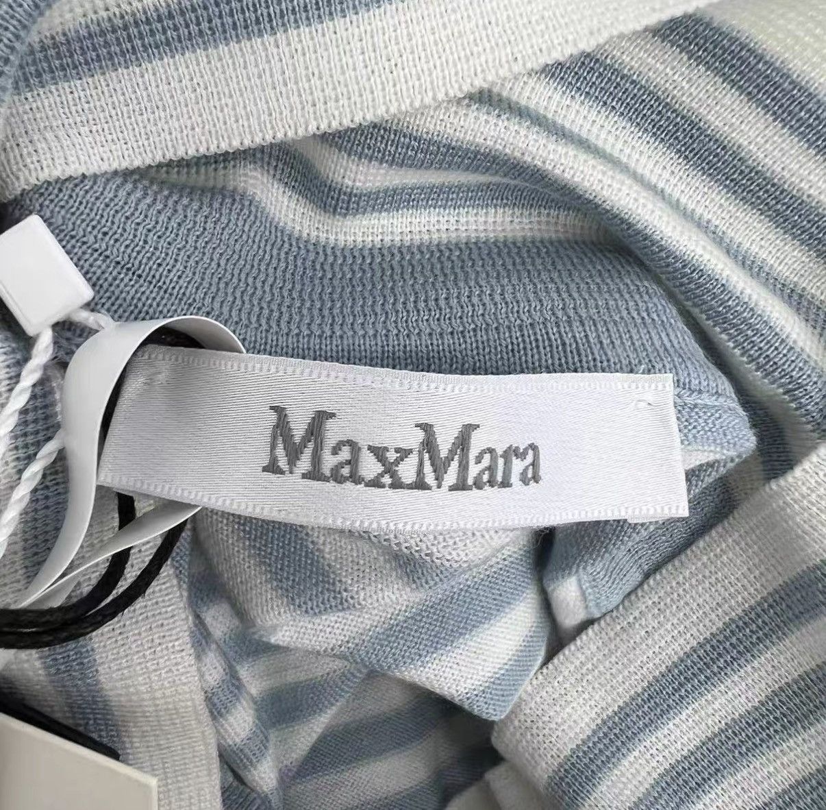 Max Mara MaxMara White and Blue Striped Long-sleeve Knit Sweater J41 Size L / US 10 / IT 46 - 3 Thumbnail