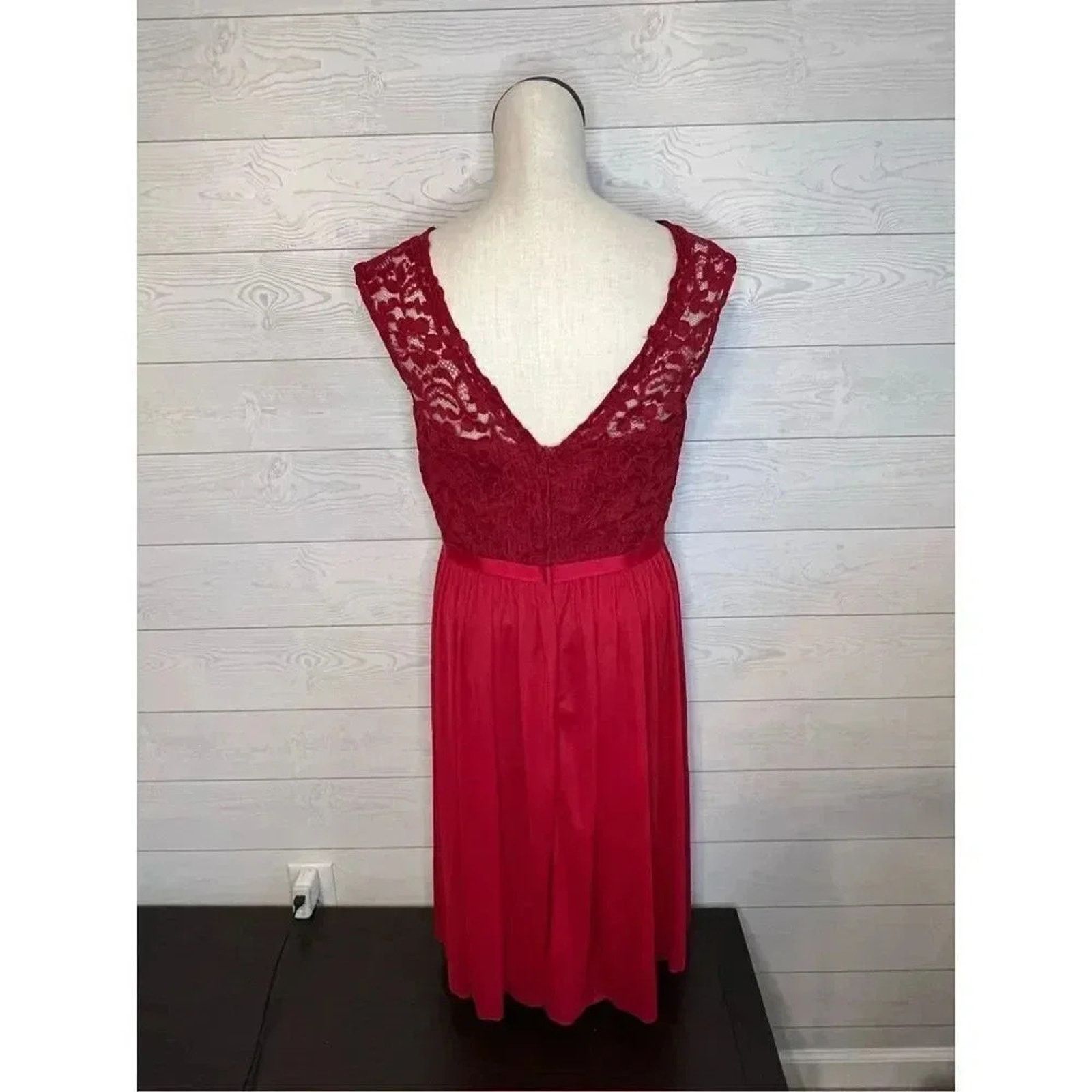 Other David’s Bridal apple red layered lace dress Size 10 Size L / US 10 / IT 46 - 5 Thumbnail