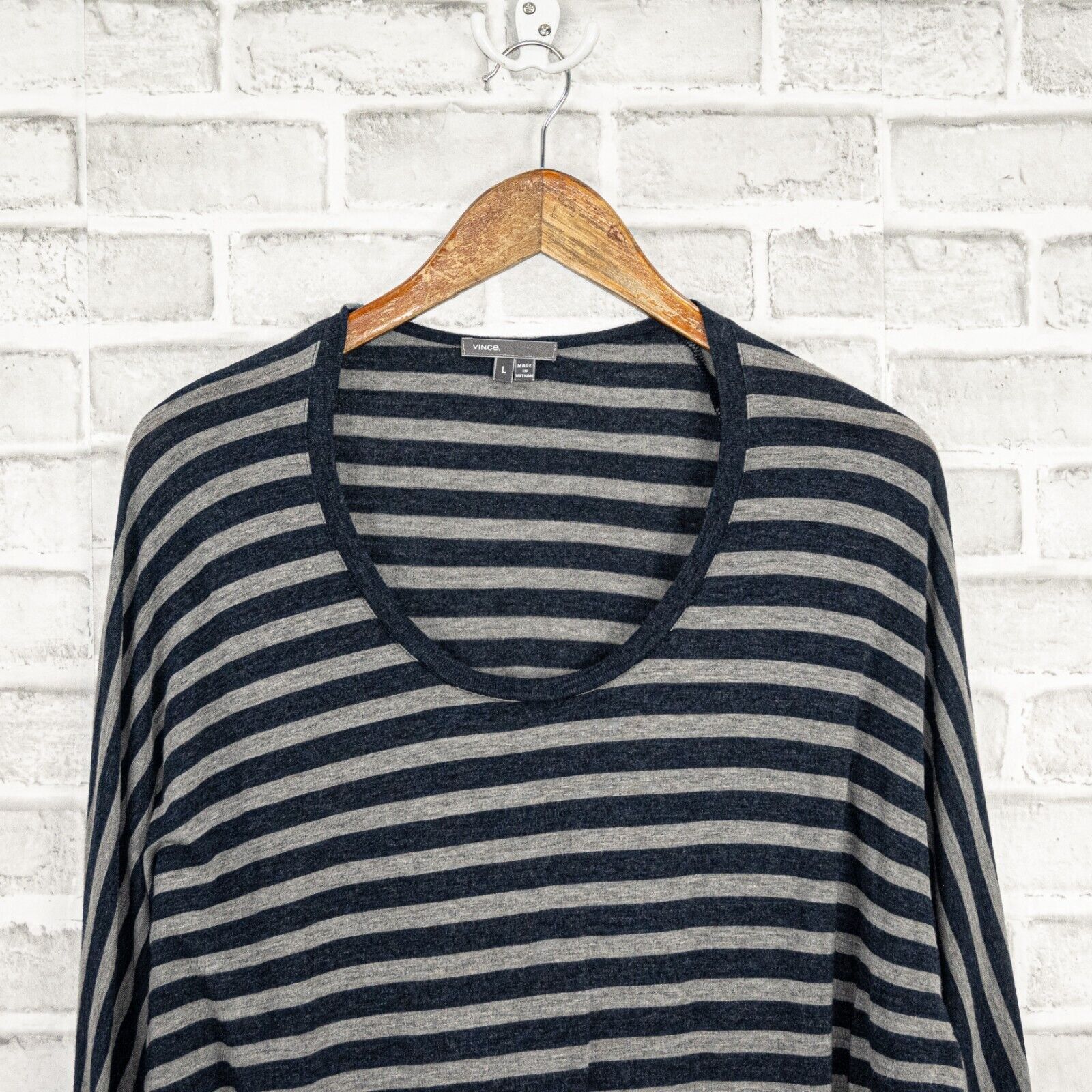 Vince VINCE Scoop Neck Dolman Sleeve Pullover Blouse Gray Navy Size L / US 10 / IT 46 - 7 Thumbnail