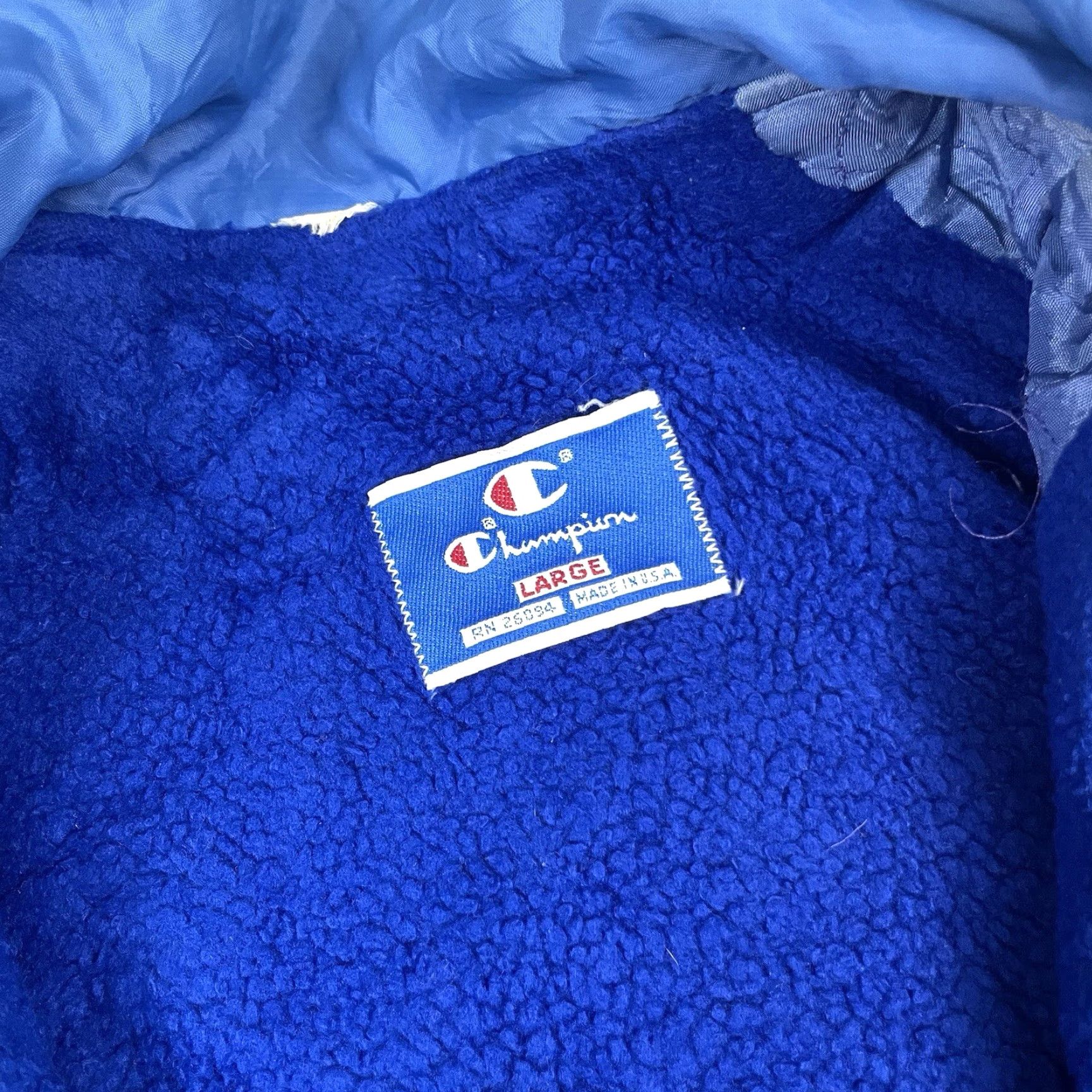 Champion VINTAGE Champion Jacket Men L Blue Windbreaker 90s Sports Casual Distressed Size US L / EU 52-54 / 3 - 5 Thumbnail