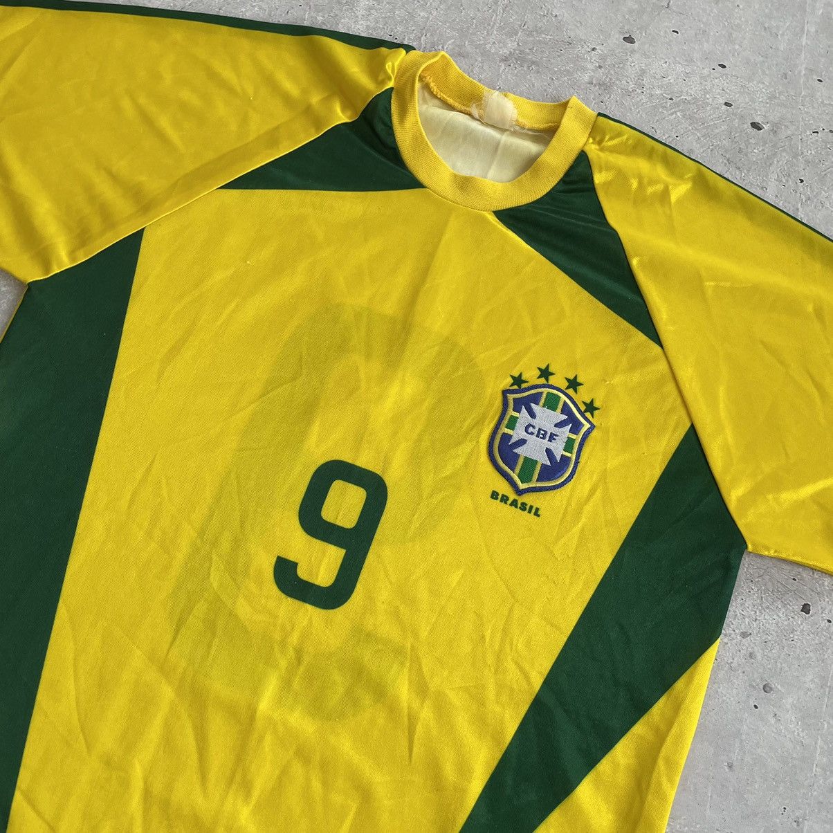 Vintage Vintage Home Brazil Soccer T-shirt #9 y2k Size US XL / EU 56 / 4 - 7 Thumbnail