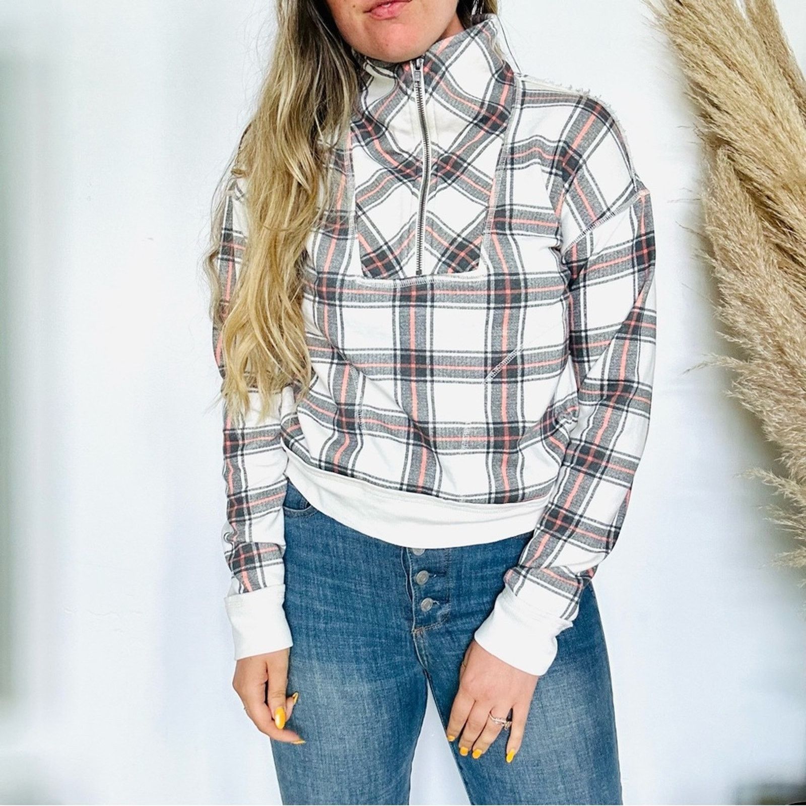Free People NEW FREE PEOPLE White Red Black Plaid Pullover Zip Sweater Size S / US 4 / IT 40 - 8 Thumbnail