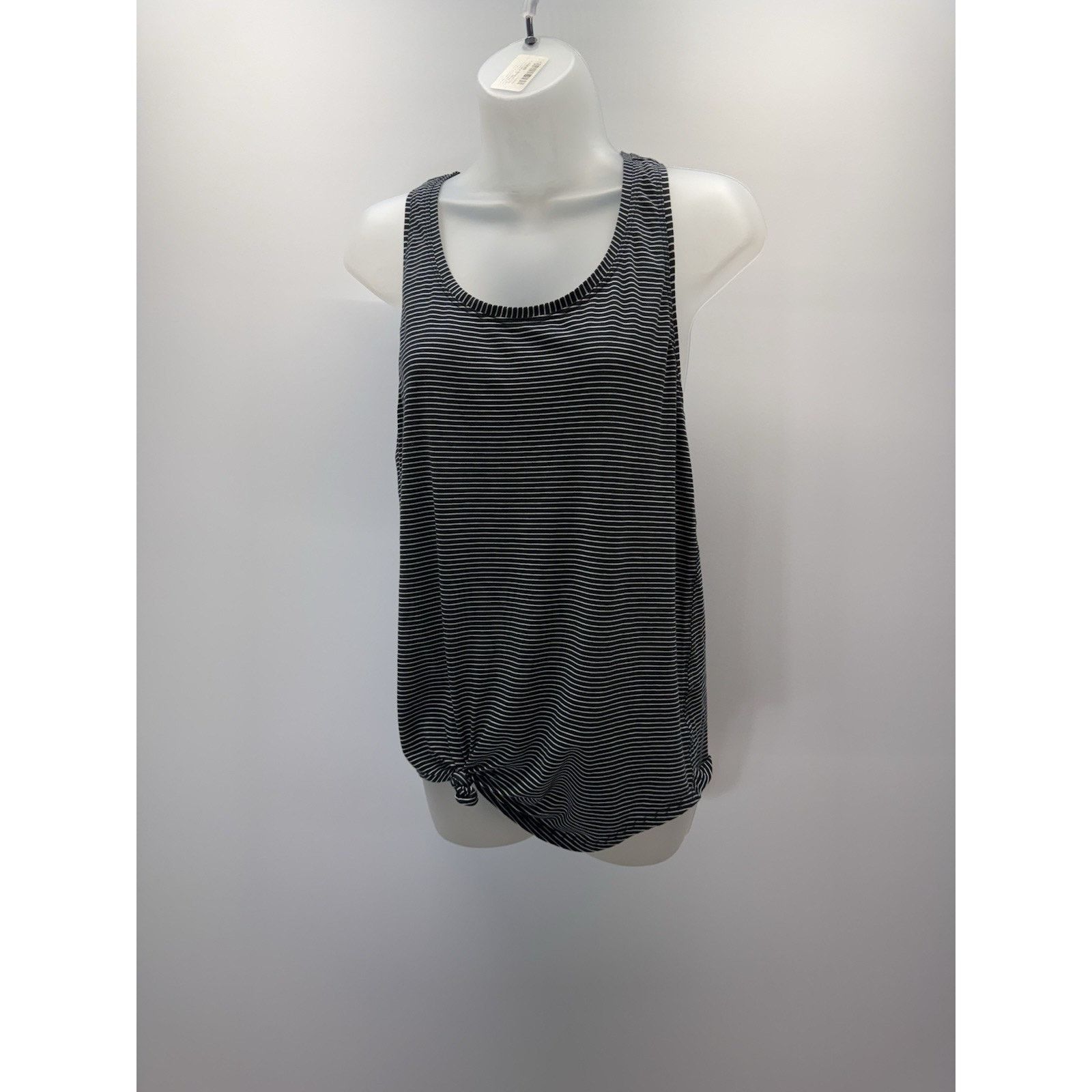 Lululemon LULULEMON Think Fast Tank Top Women Black White Striped Sz 8 Size M / US 6-8 / IT 42-44 - 1 Thumbnail