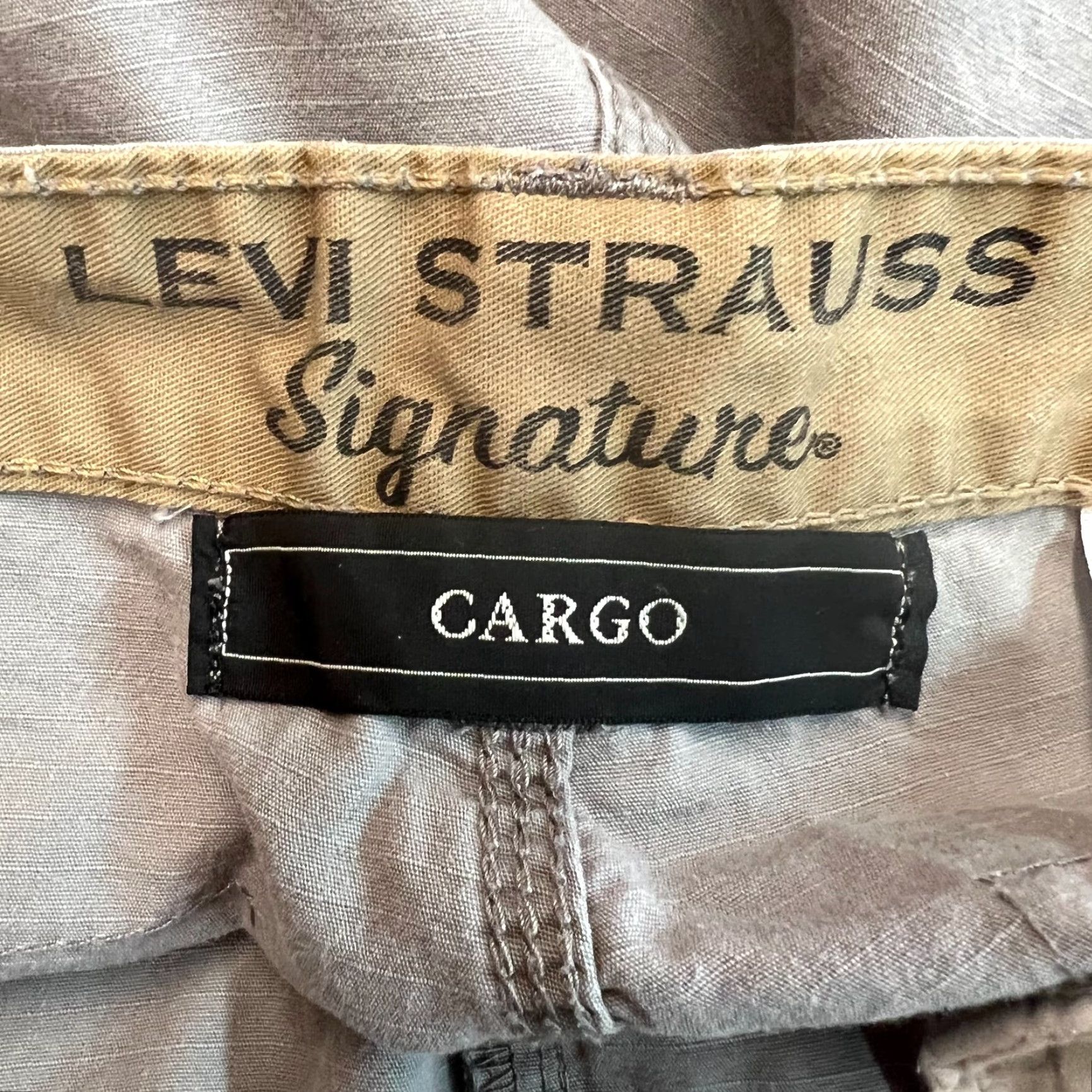 Levi's Levi's Cargo Shorts Mens 36 Gray Flat Front Mid Rise 100% Cotton Casual Denim Short Sz 36 - Regular Fit Size US 36 / EU 52 - 3 Thumbnail