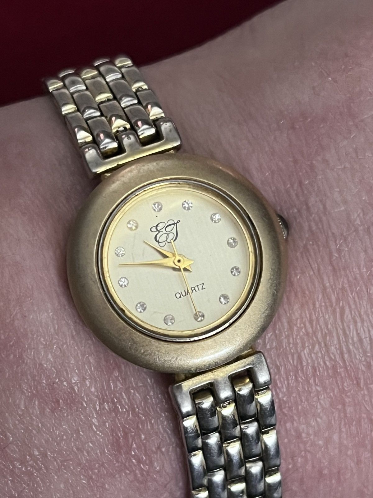 Elizabeth Taylor white diamonds Watch New Battery 90s Promo display picture 1