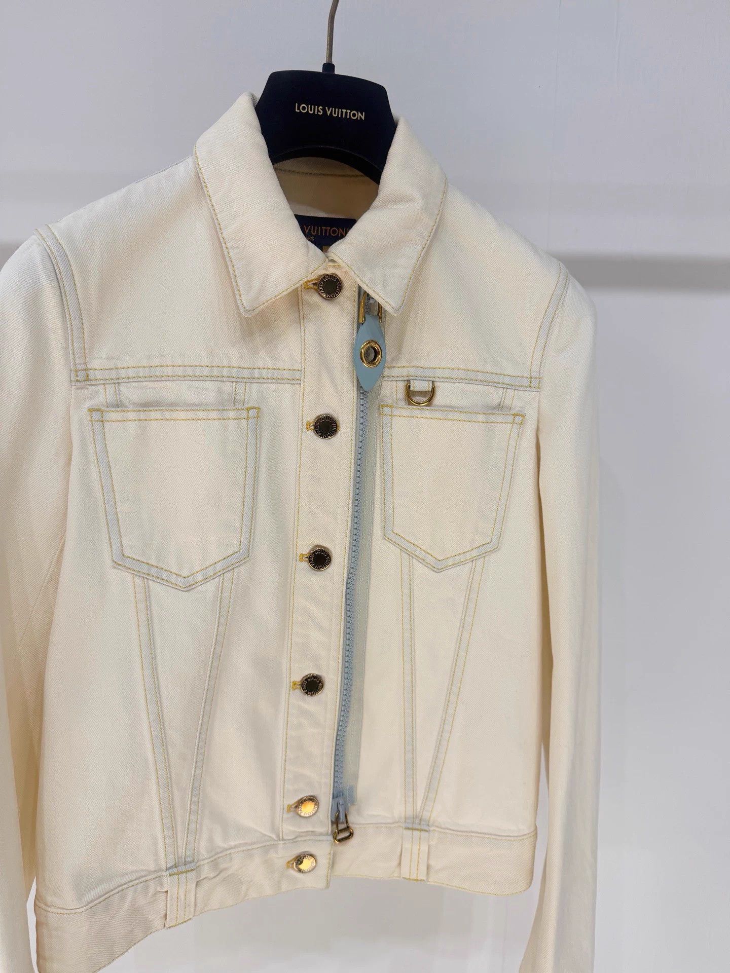 Louis Vuitton Lv Vintage Leather Panel Ivory Denim Jacket 36 99N Size M / US 6-8 / IT 42-44 - 2 Thumbnail