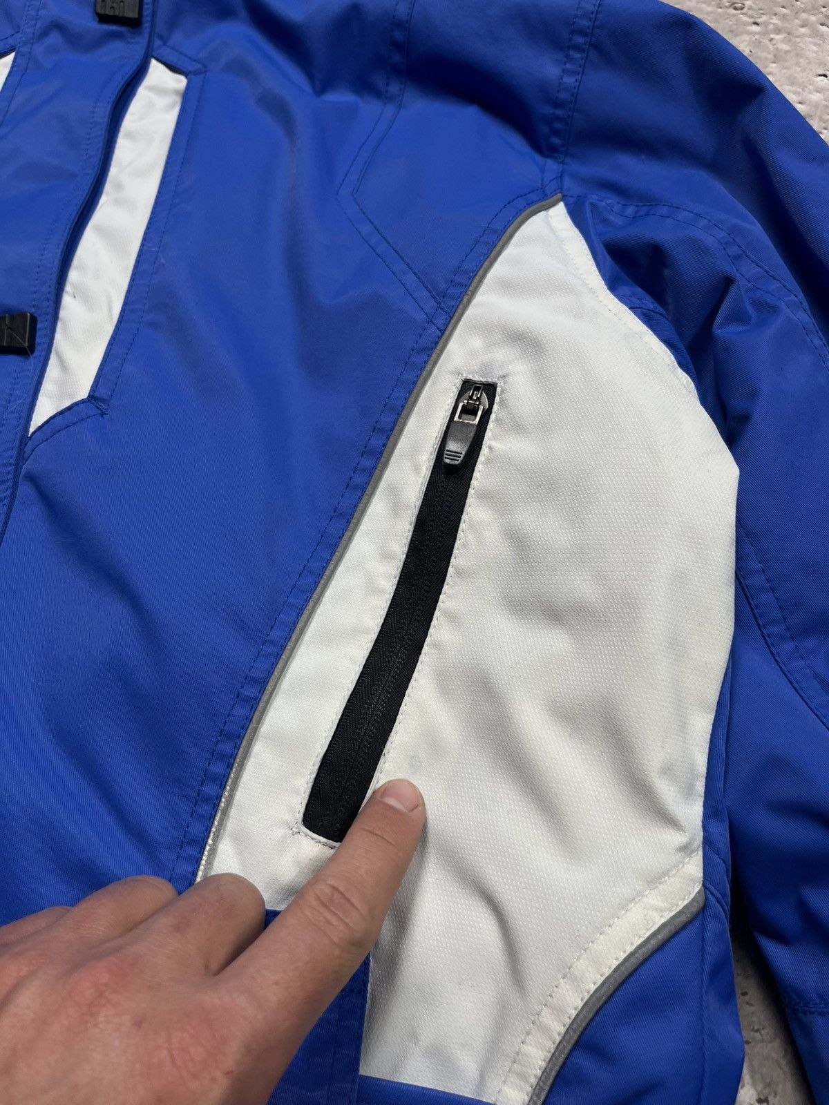 Sportalm Kitzbuhel Sportalm Blue White Ski Jacket M with Belt and Faux Fur Hood Size M / US 6-8 / IT 42-44 - 7 Thumbnail