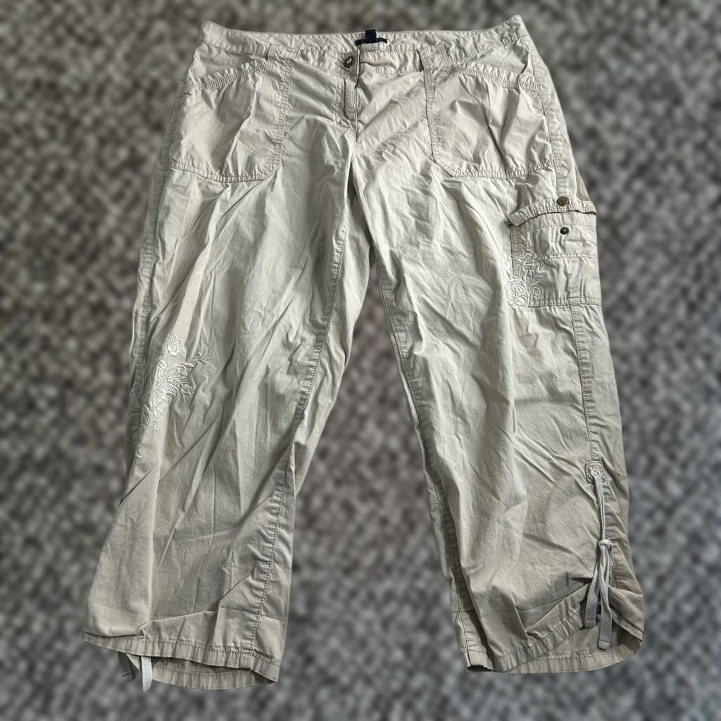 Tommy Hilfiger TOMMY HILFIGER Cargo Pants Women Size 18 Straight Beige Cargo Pants Women Size 18 Men? Size 40" / US 18 - 1 Thumbnail