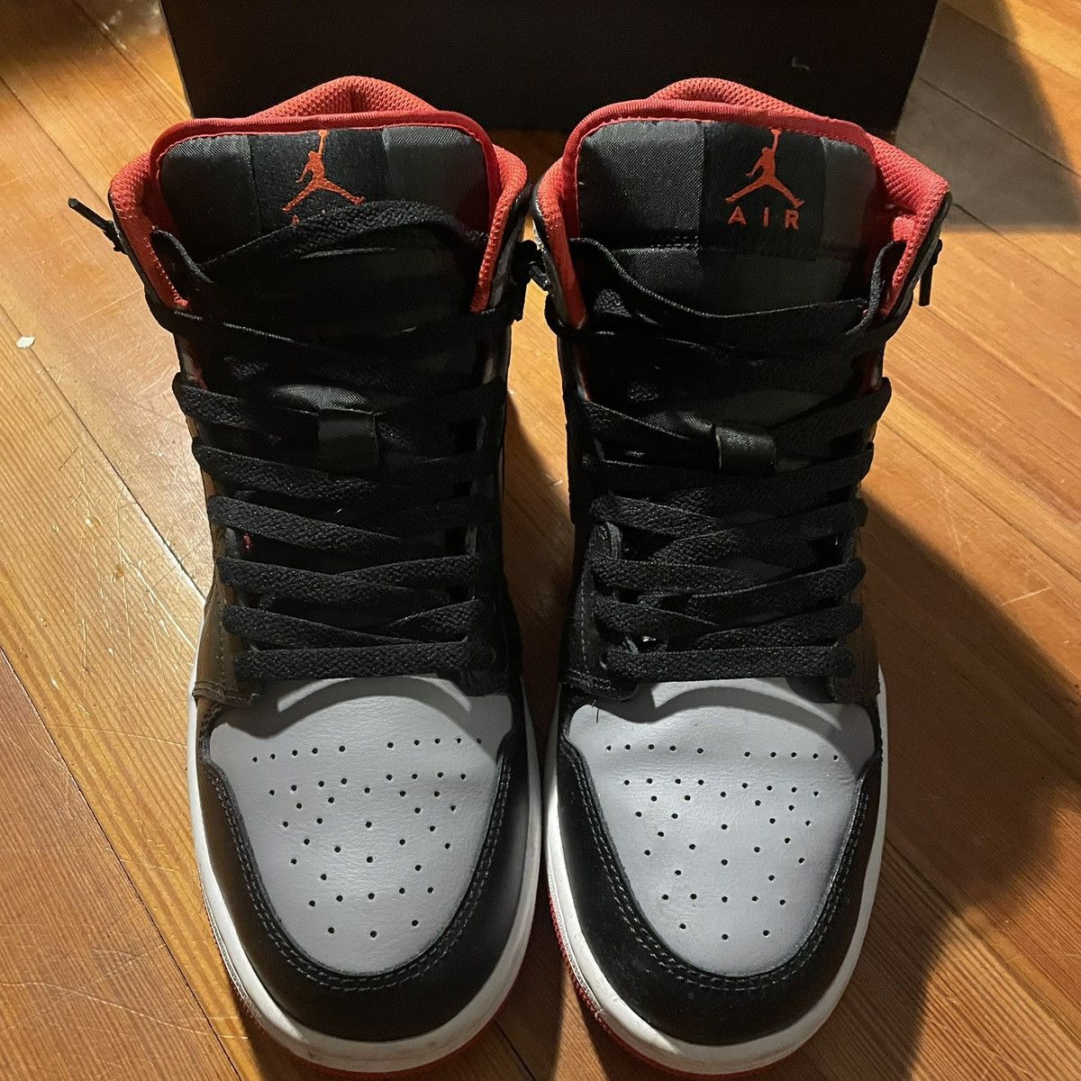 Jordan Brand Nike Air Jordan 1 Mid “Bred Shadow” Size US 10 / EU 43 - 9 Thumbnail