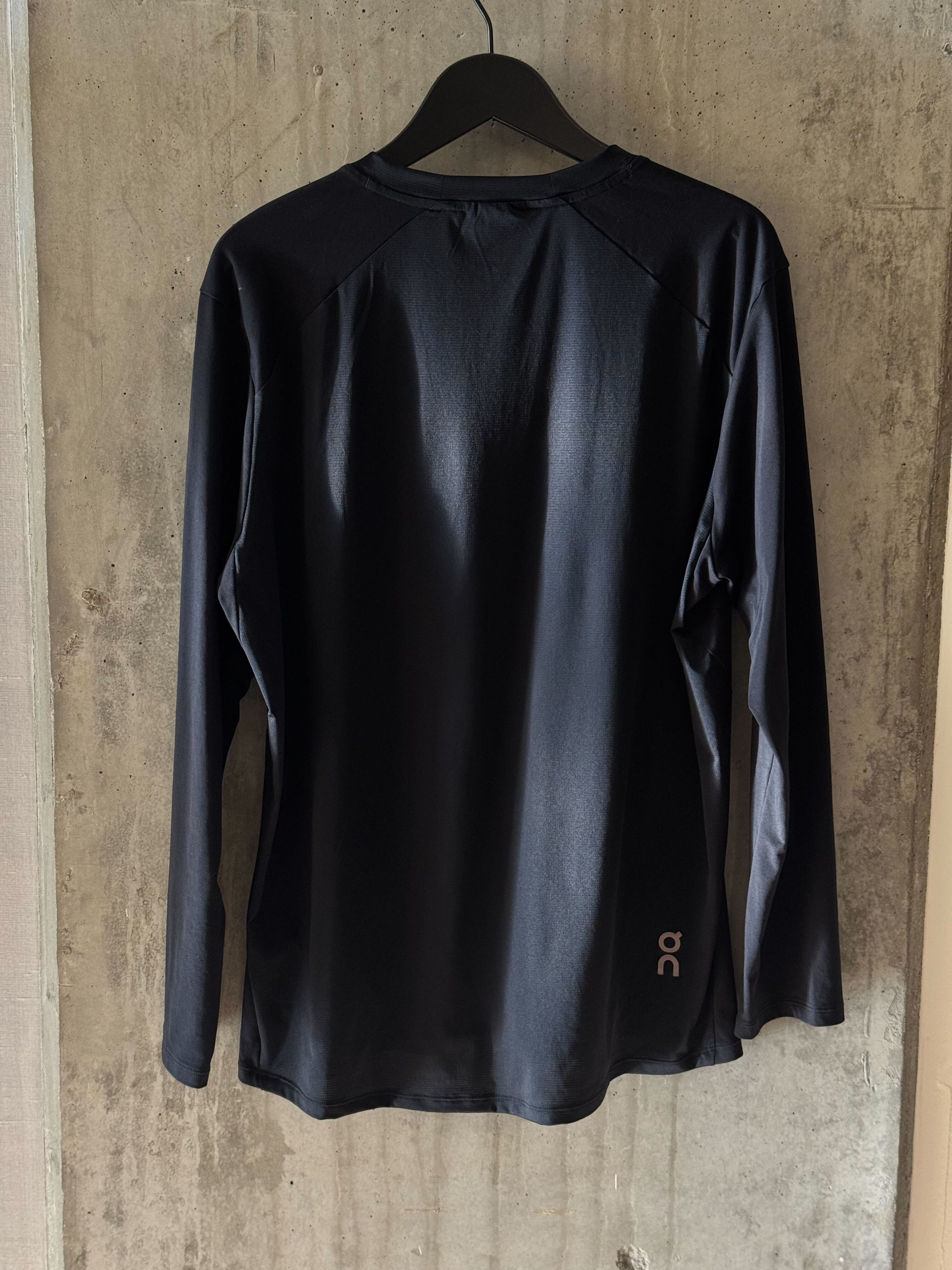 On Black Trek Long-T Size US L / EU 52-54 / 3 - 7 Thumbnail
